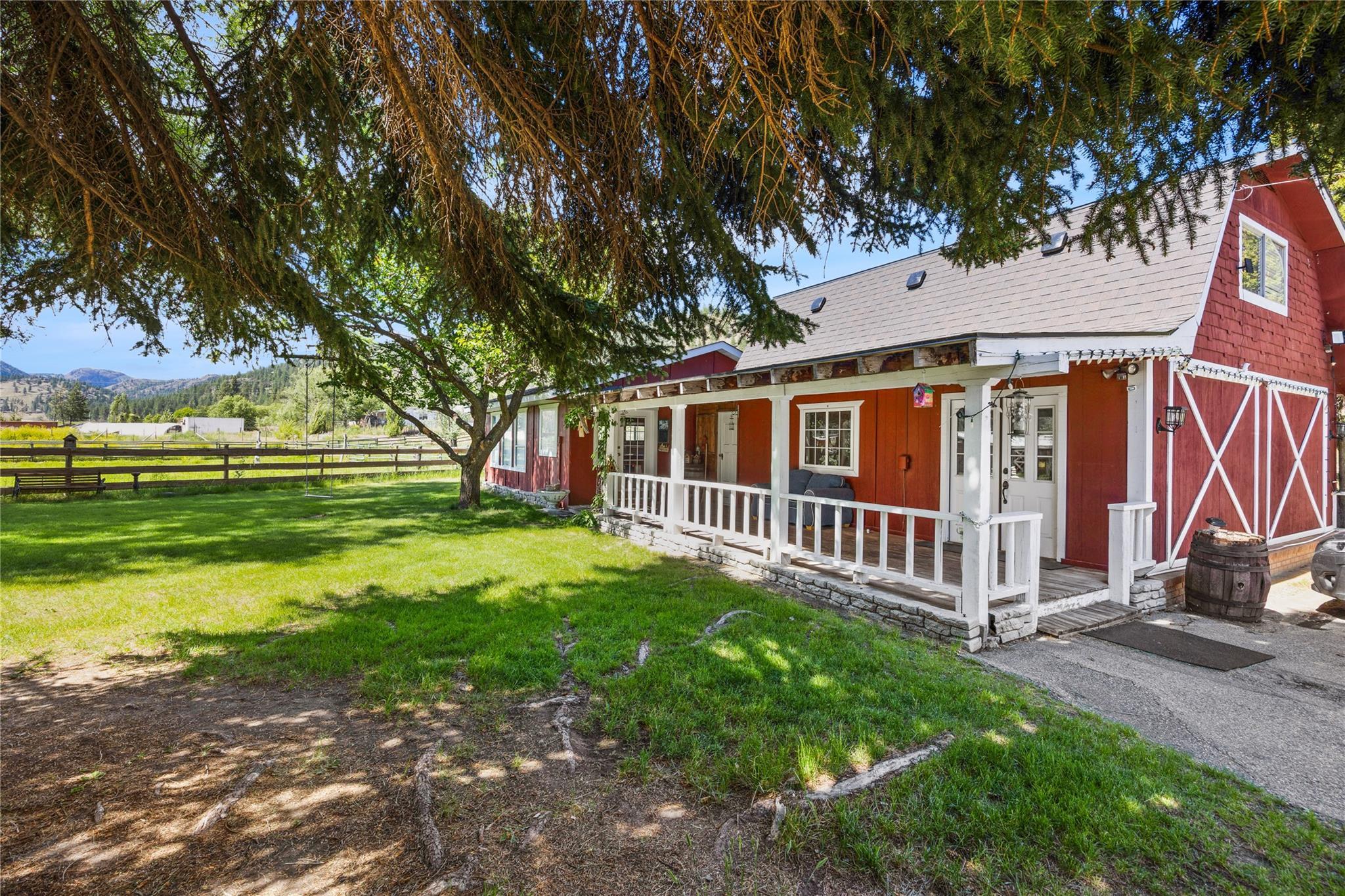 212 Carr Crescent Oliver V0H 1T5
