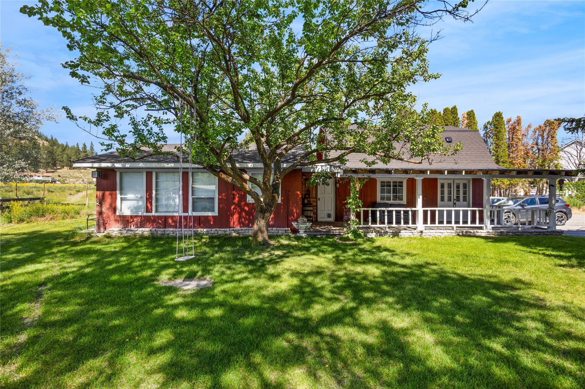 212 Carr Crescent Oliver V0H 1T5