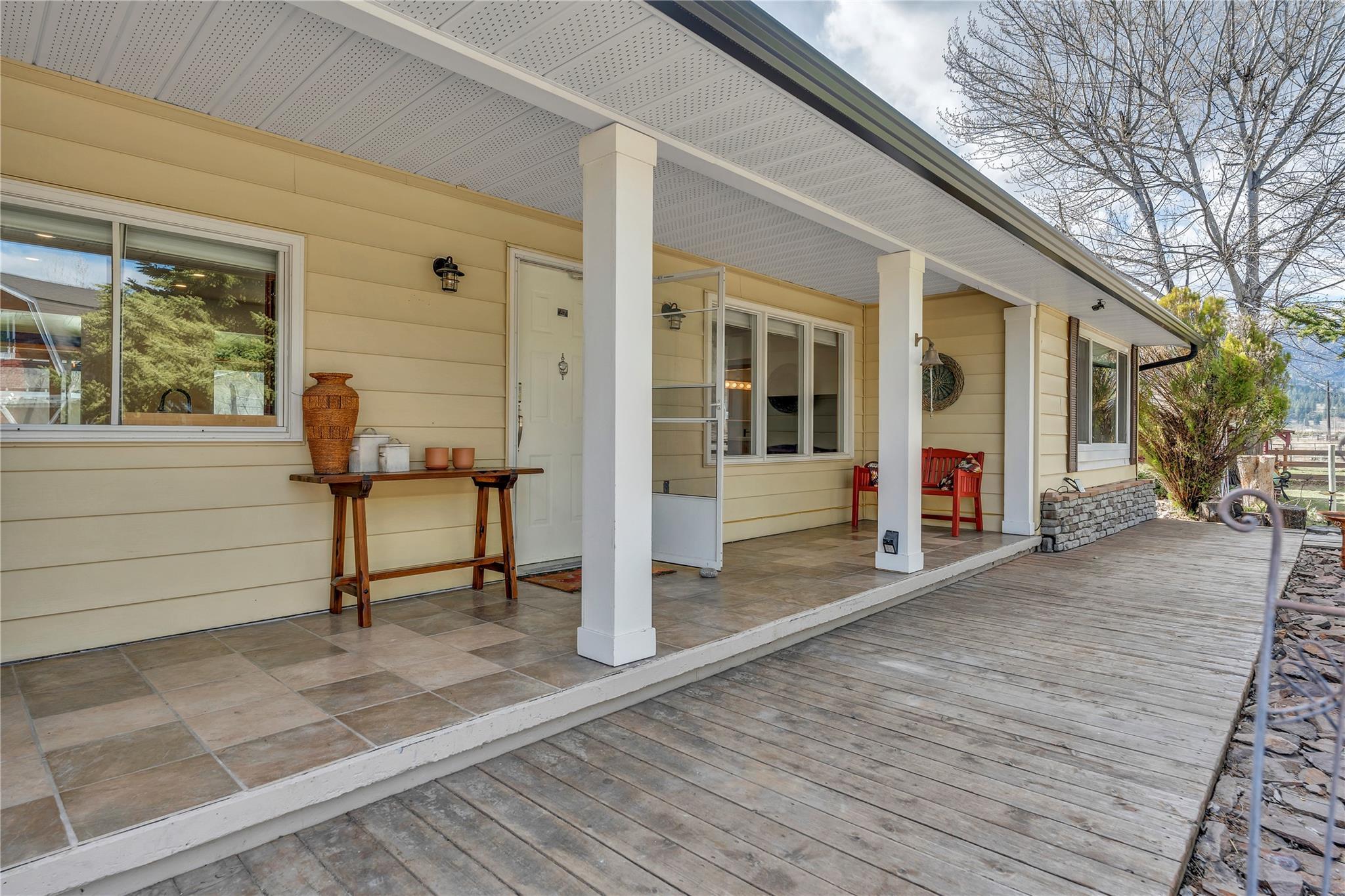 212 Carr Crescent Oliver V0H 1T5