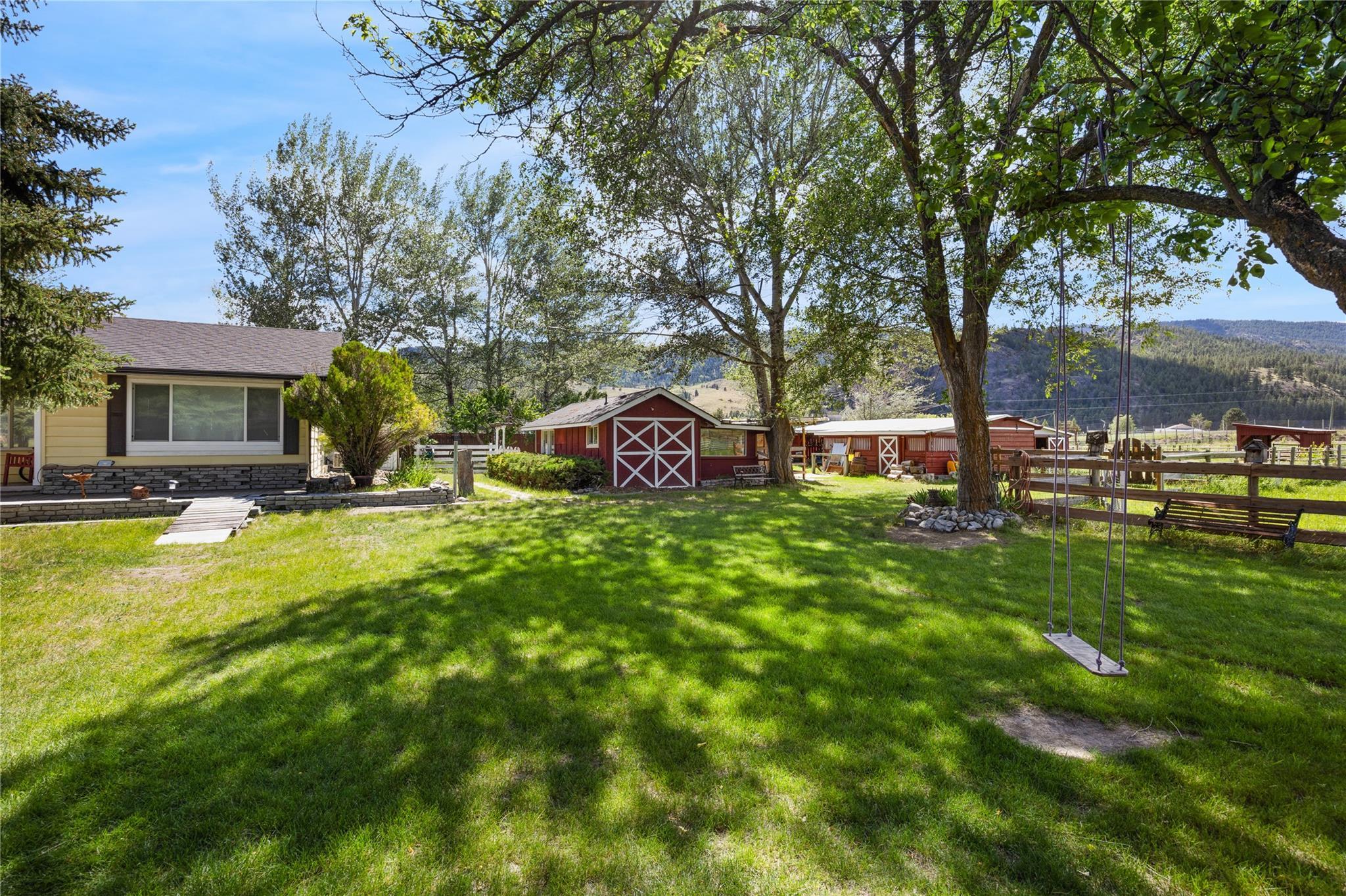 212 Carr Crescent Oliver V0H 1T5
