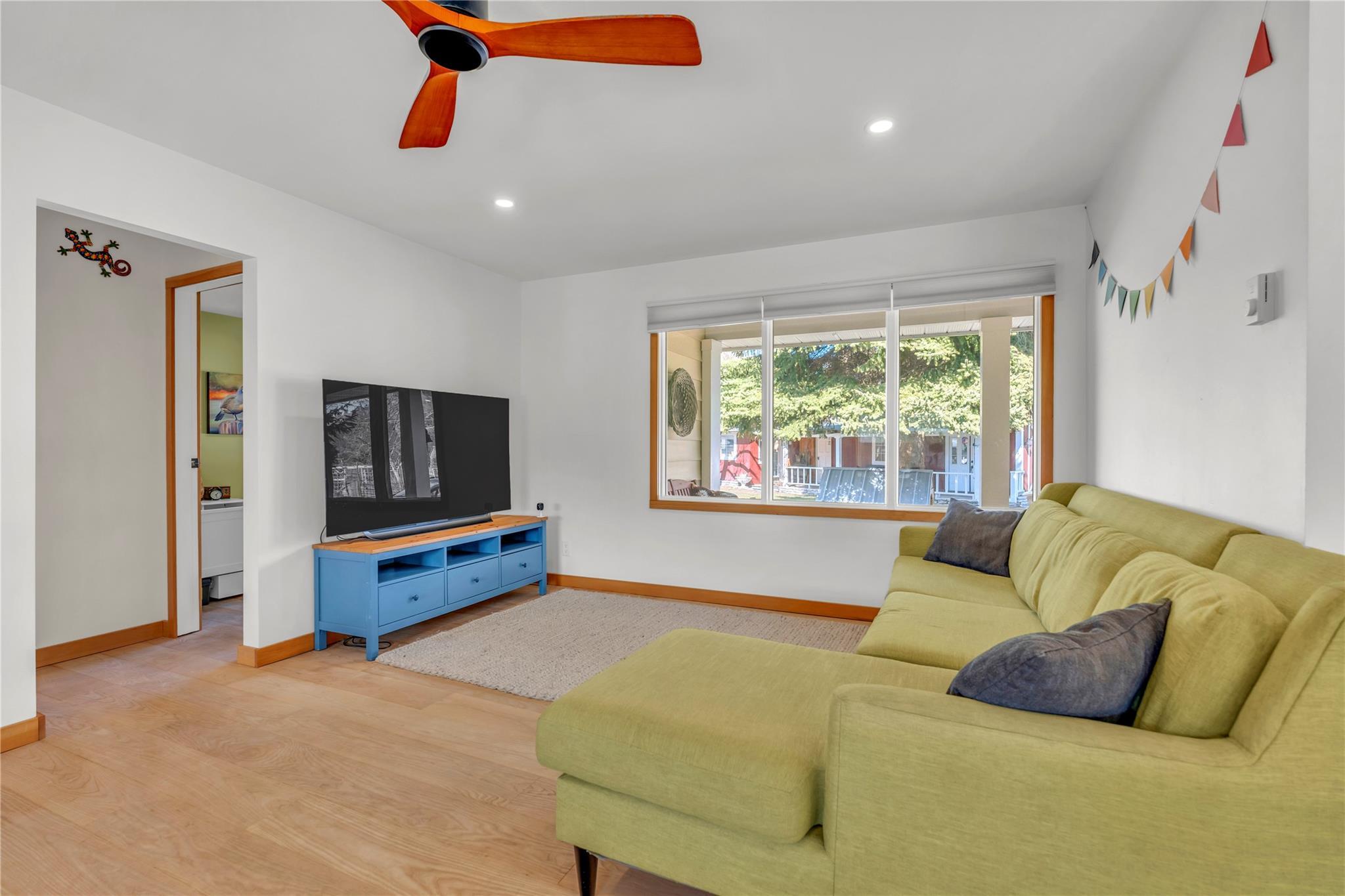 212 Carr Crescent Oliver V0H 1T5