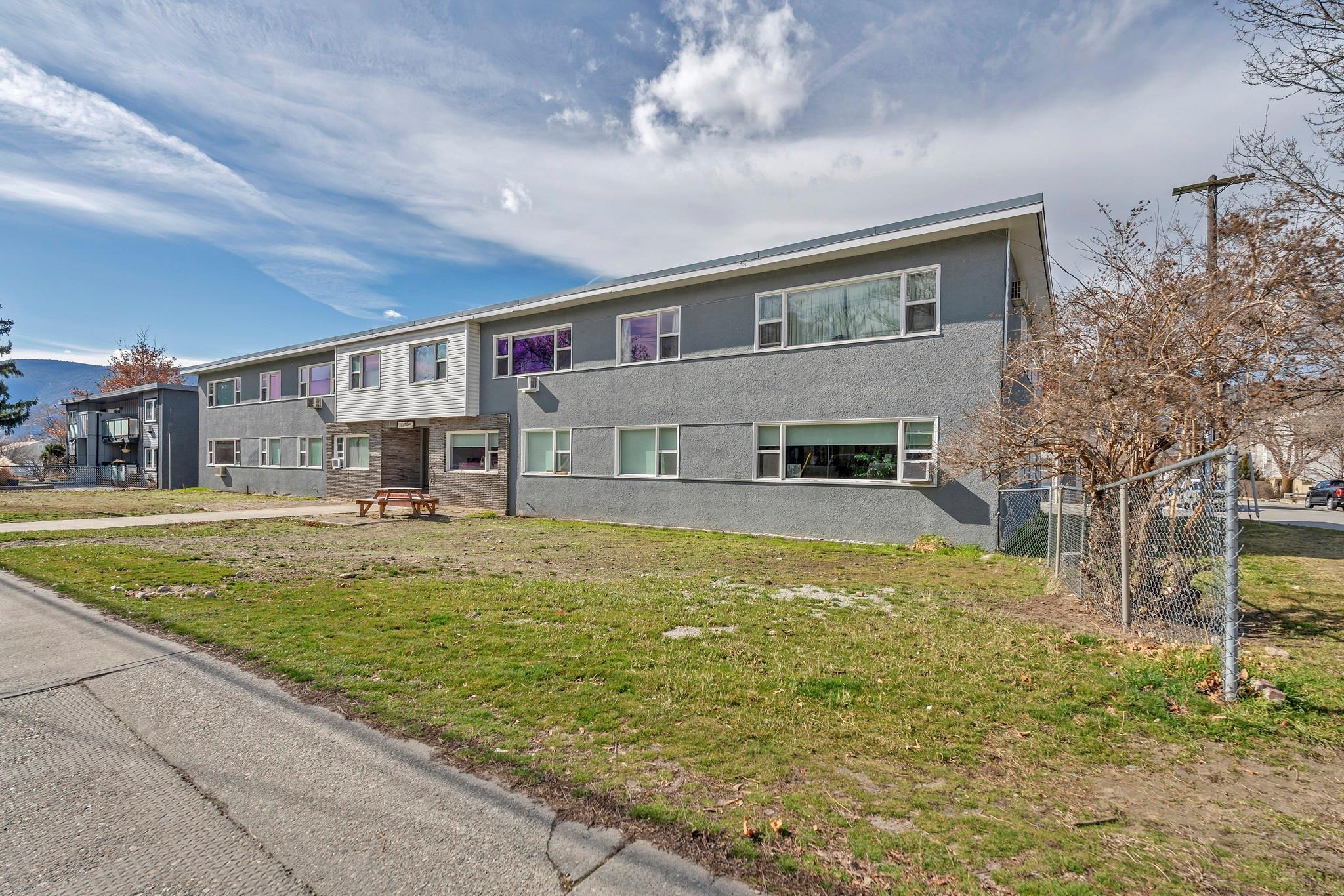 909 Fairview Road