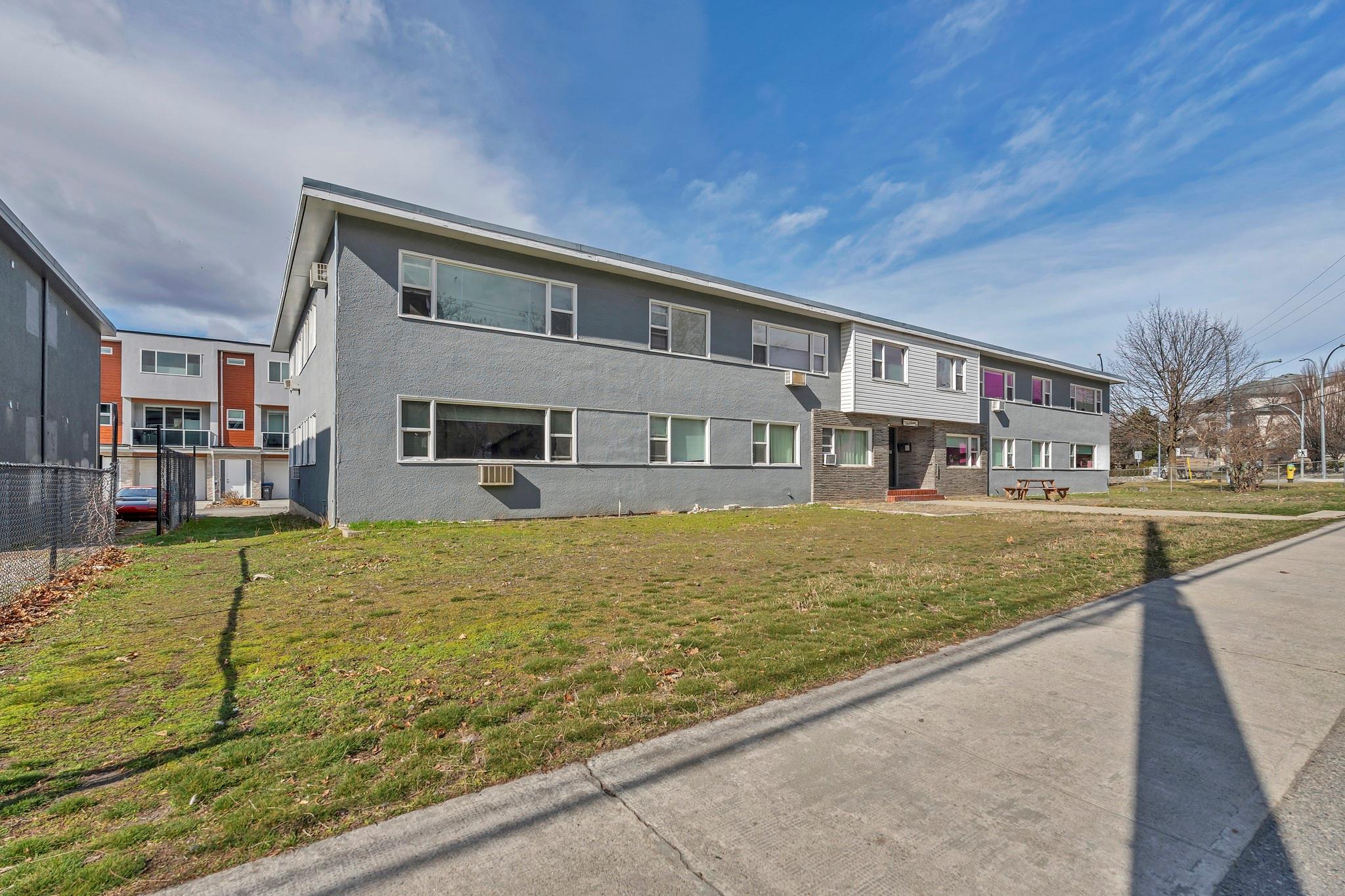 909 Fairview Road Penticton V2A 5Z1