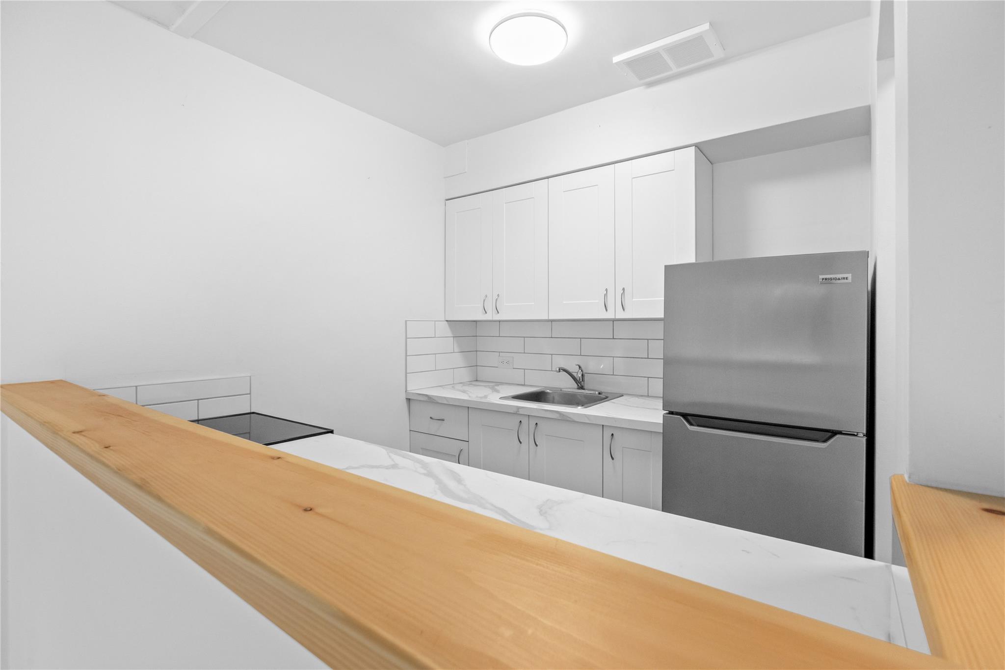 909 Fairview Road Penticton V2A 5Z1