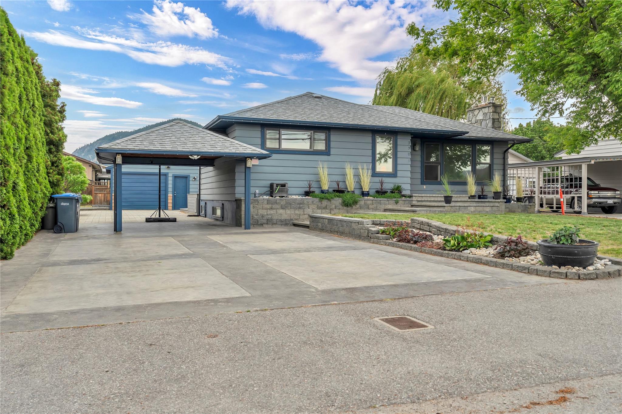 2301 Tait Street Summerland V0H 1Z4
