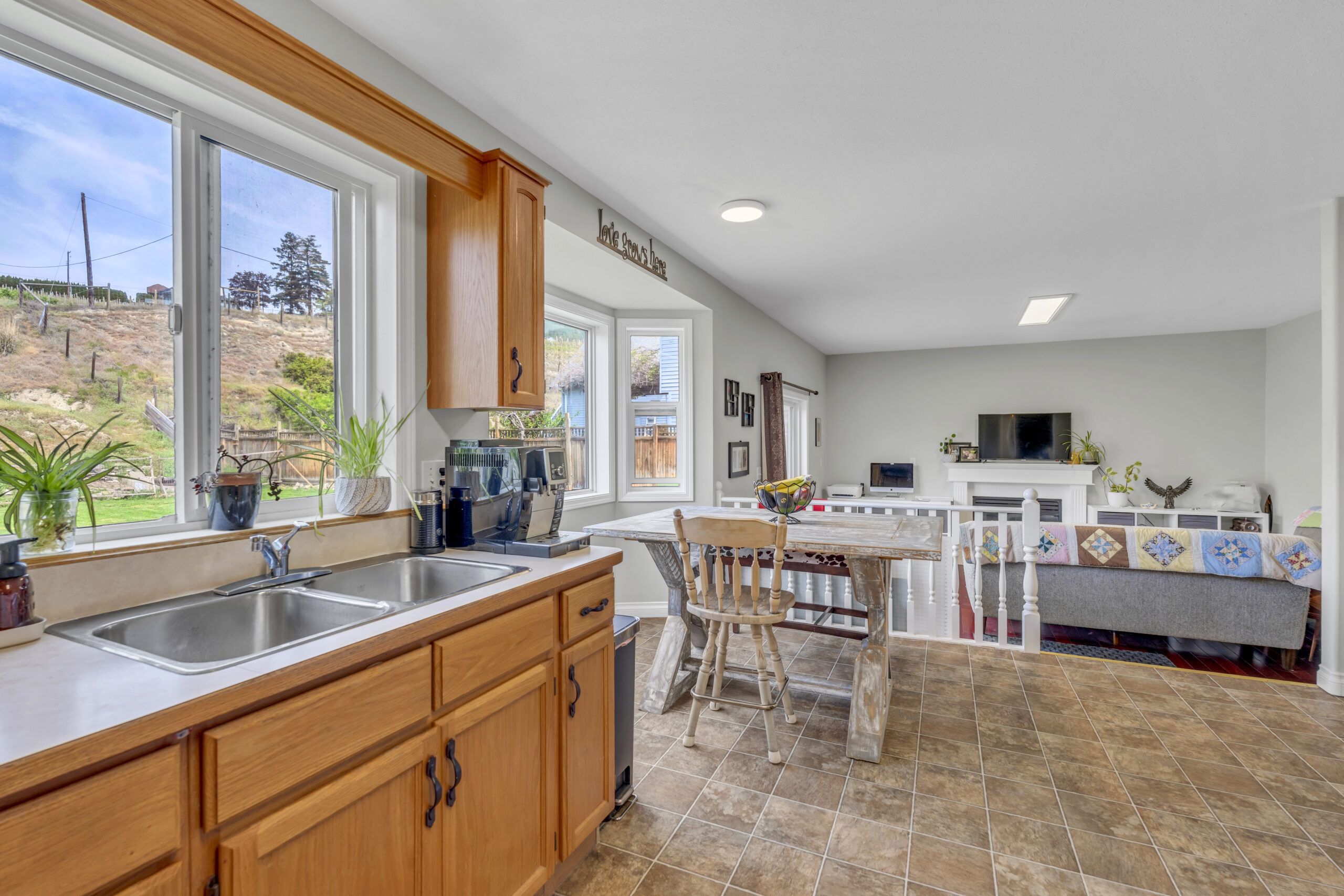 755 Wiseman Place Naramata V0H 1N1