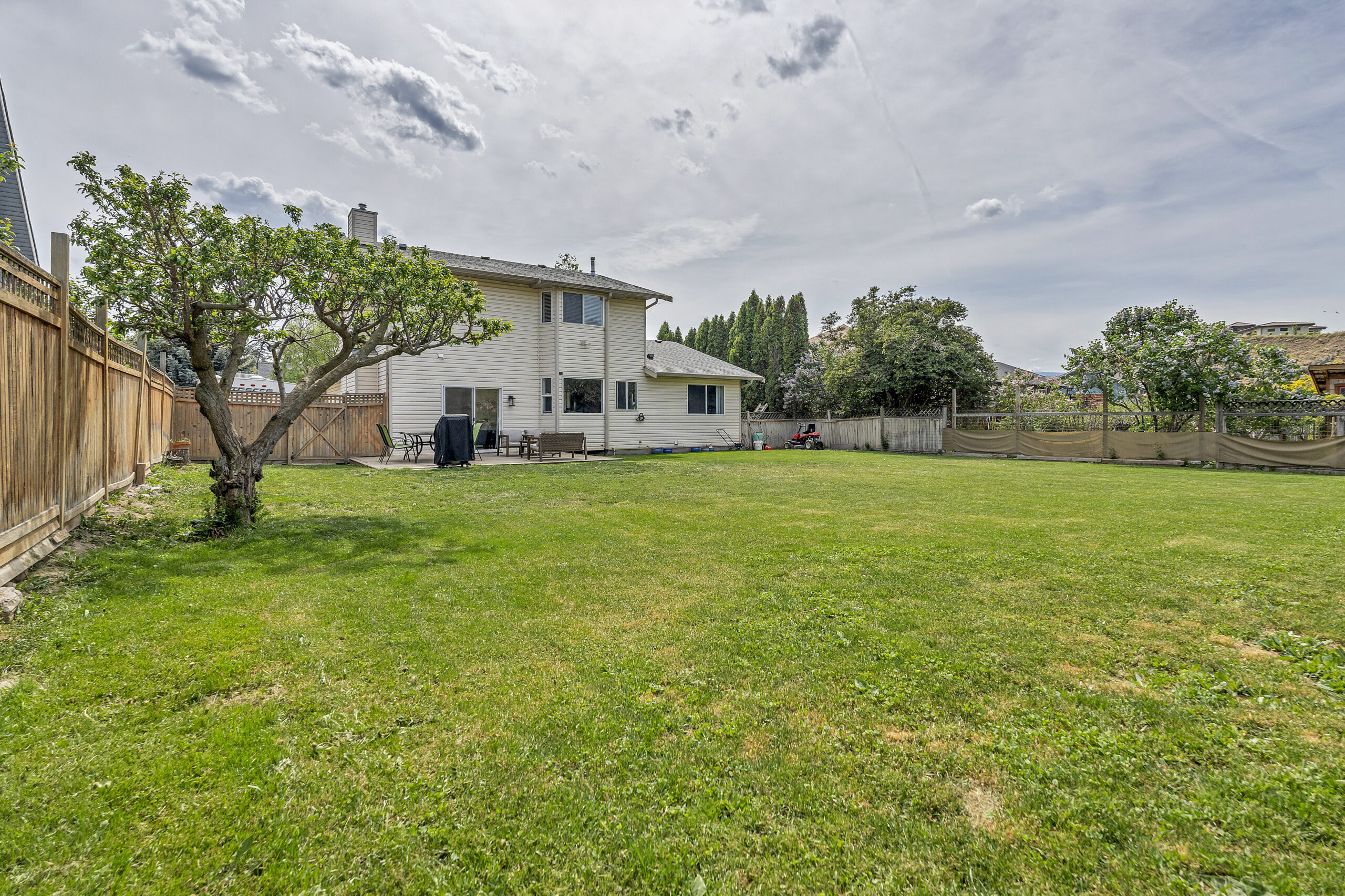 755 Wiseman Place Naramata V0H 1N1