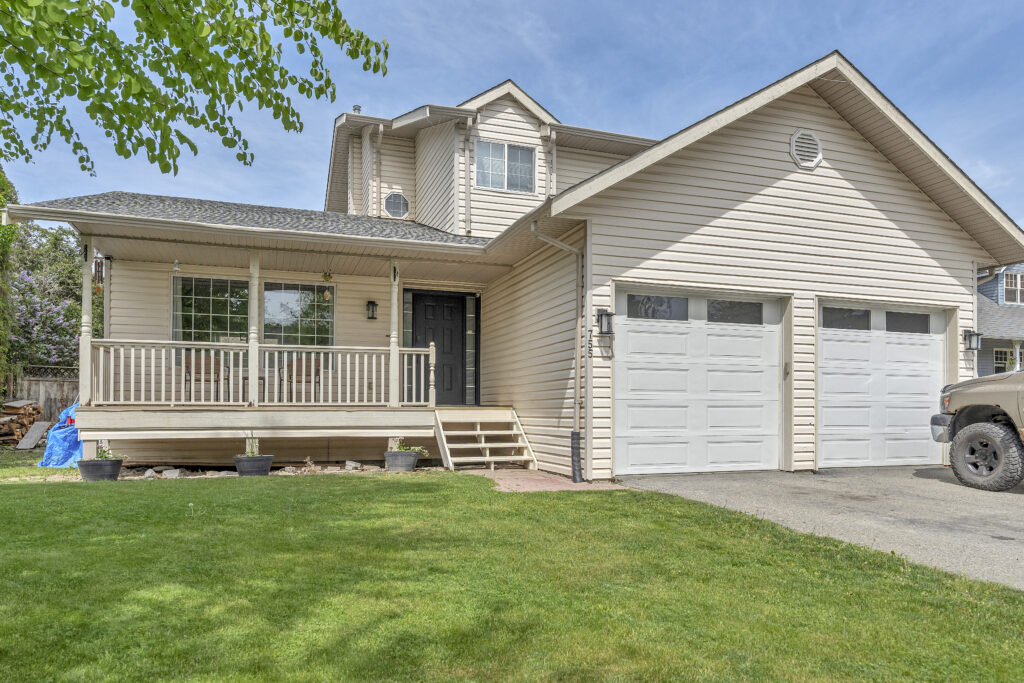 755 Wiseman Place Naramata V0H 1N1