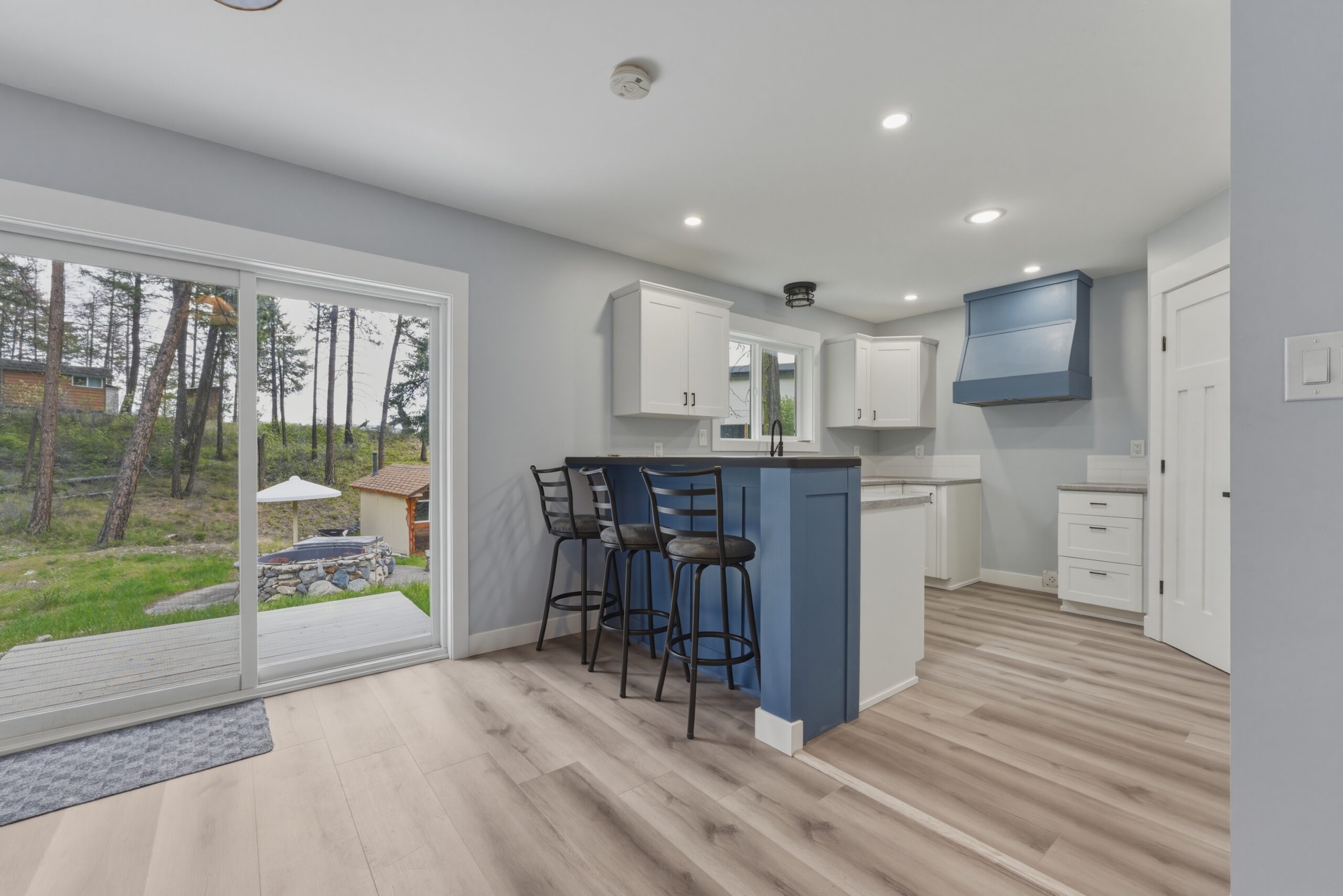 784 Wood Road Kelowna V1Z 3V6