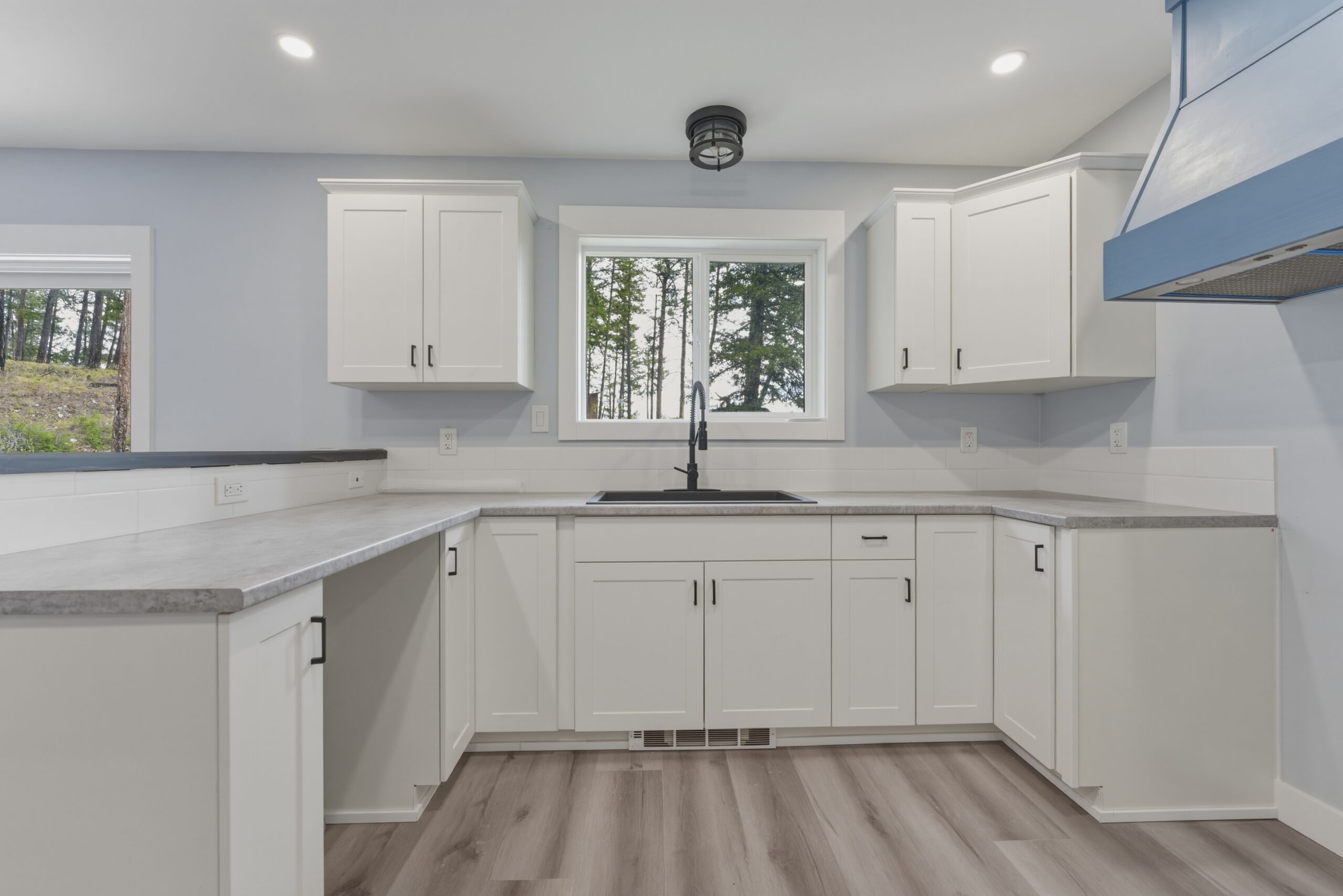 784 Wood Road Kelowna V1Z 3V6