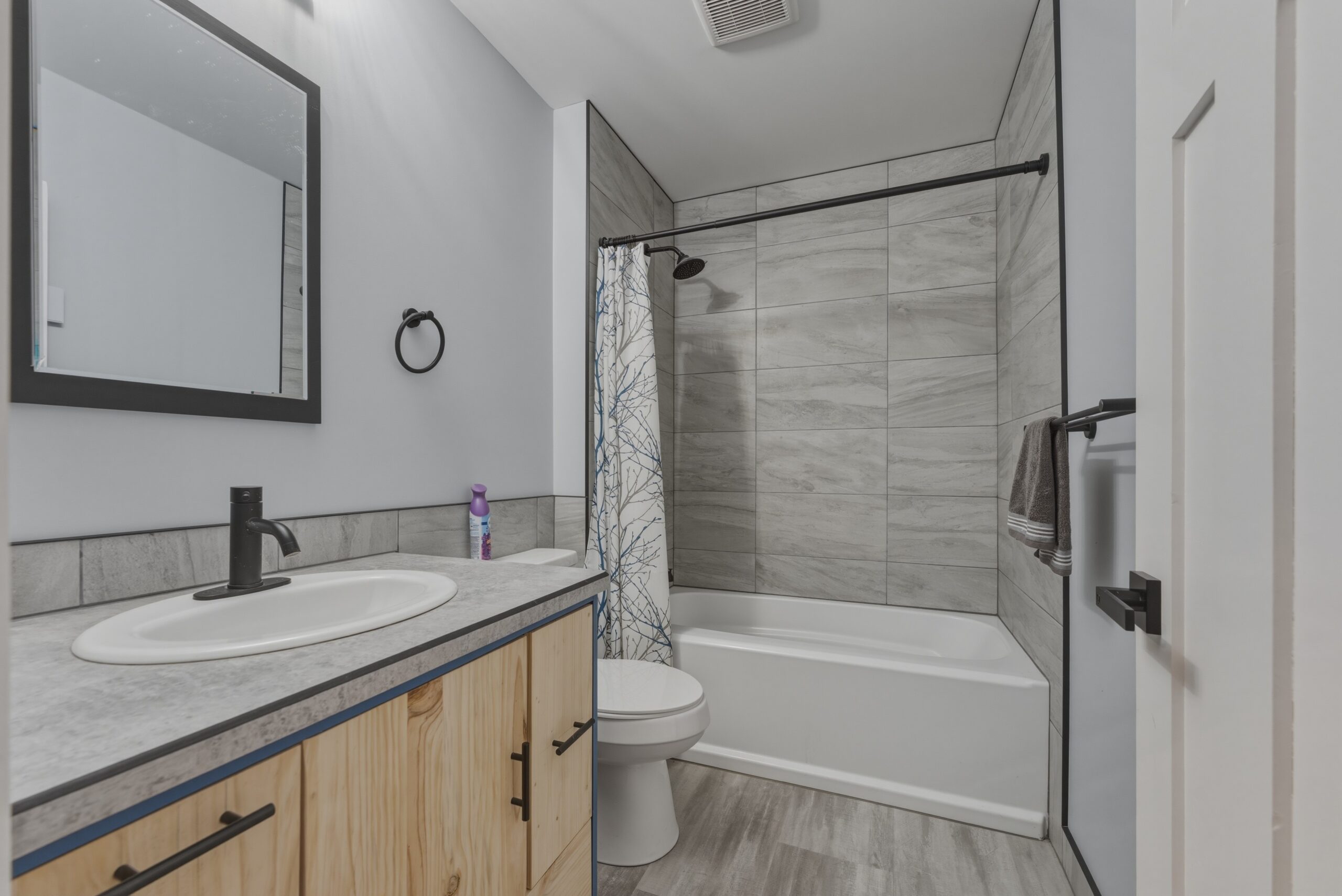784 Wood Road Kelowna V1Z 3V6