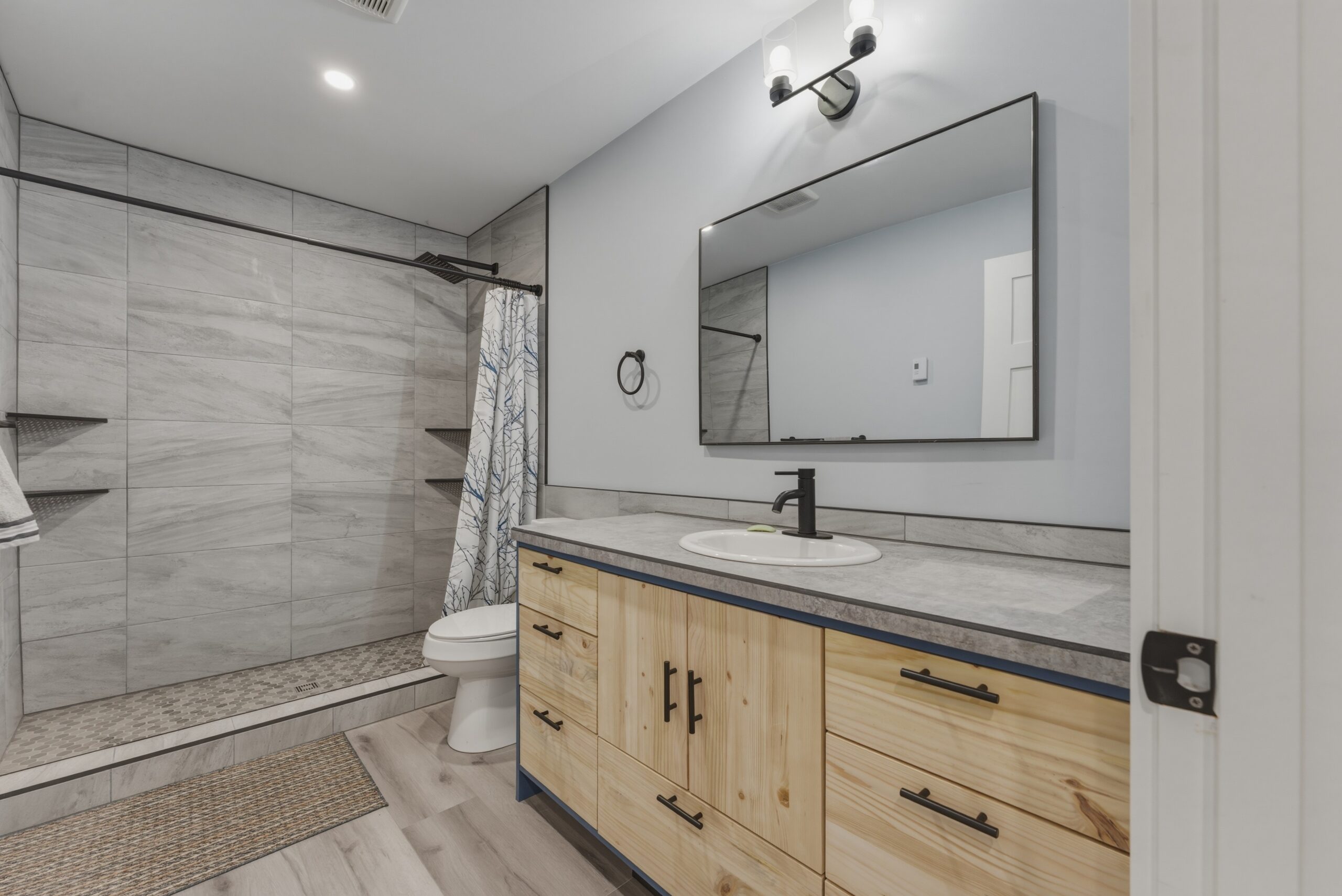 784 Wood Road Kelowna V1Z 3V6