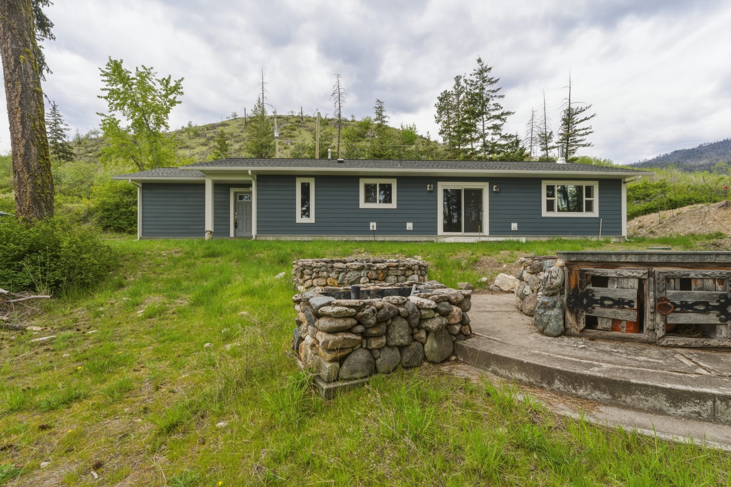 784 Wood Road Kelowna V1Z 3V6