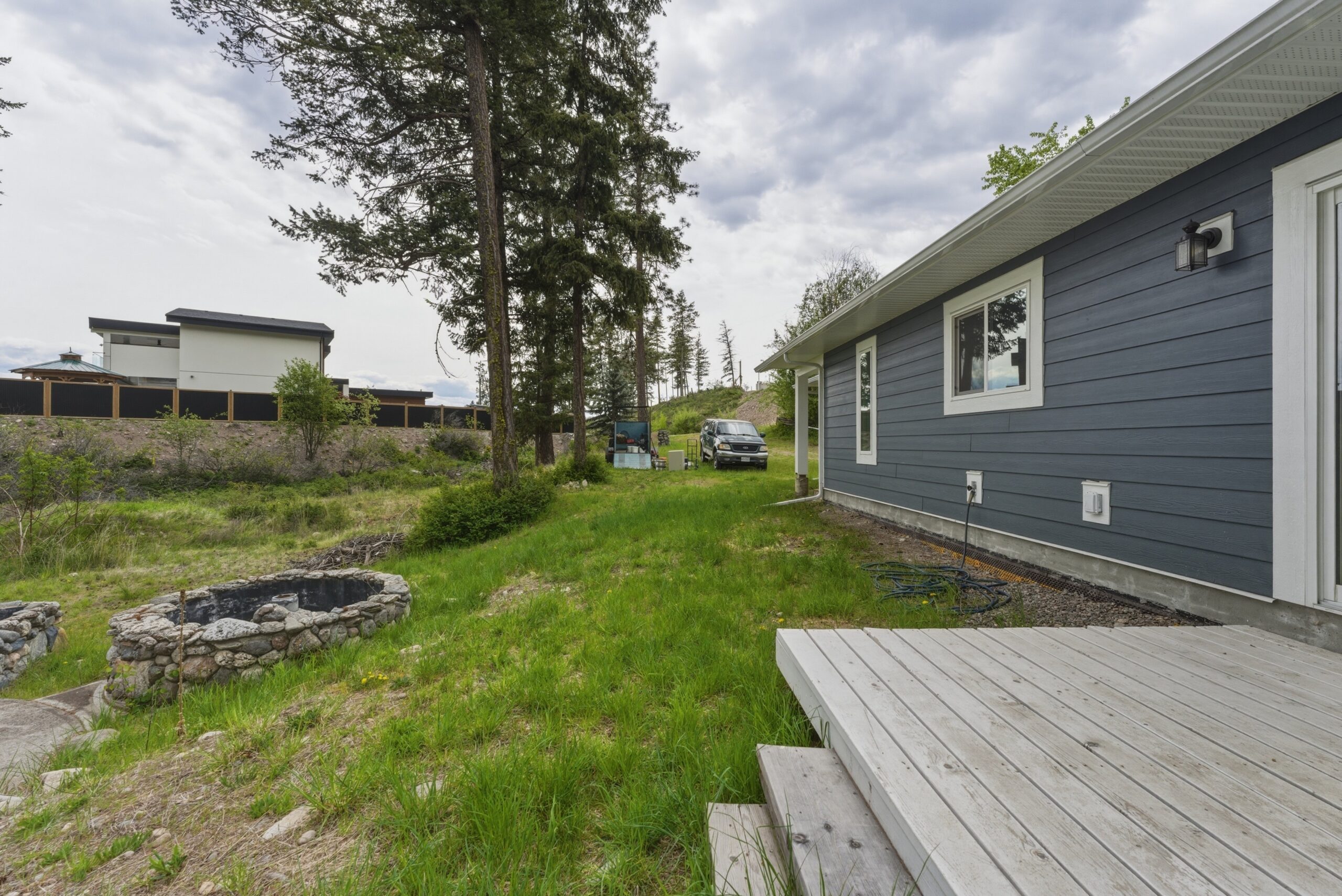 784 Wood Road Kelowna V1Z 3V6