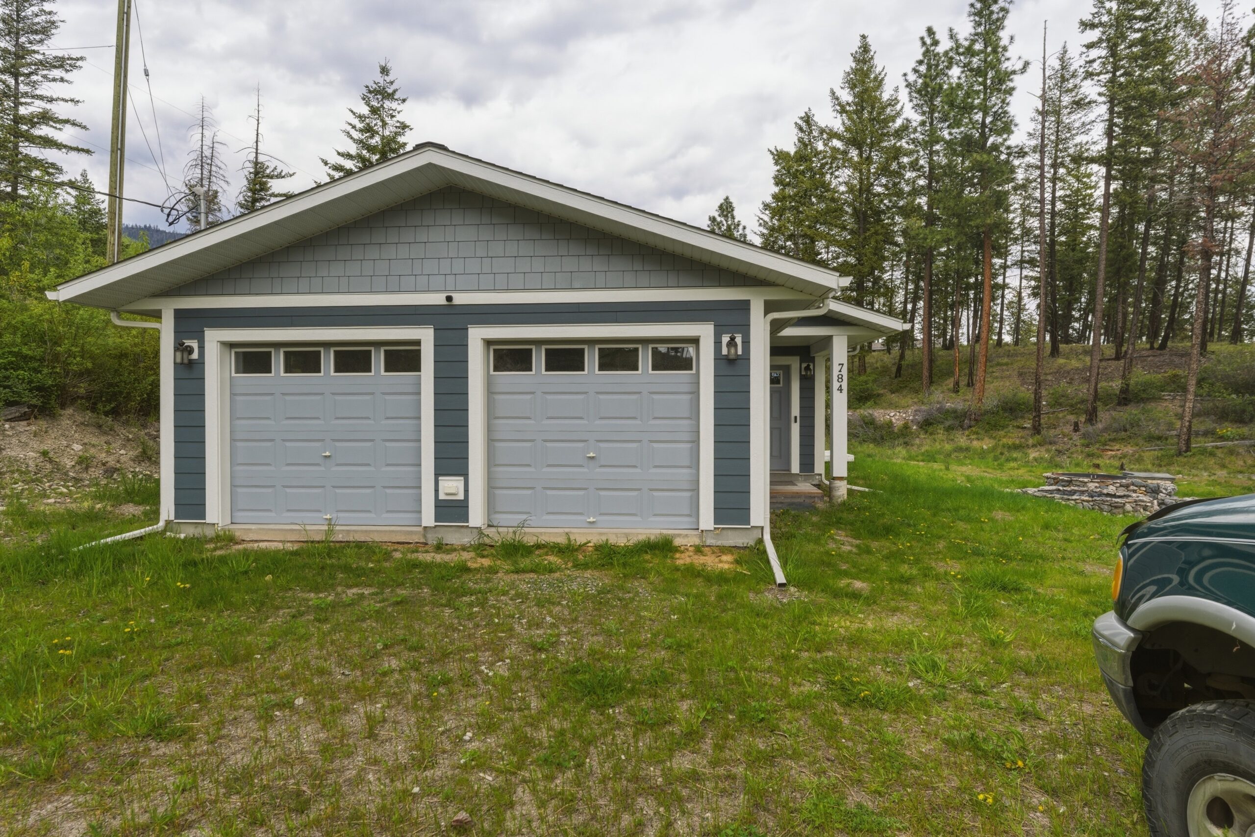 784 Wood Road Kelowna V1Z 3V6