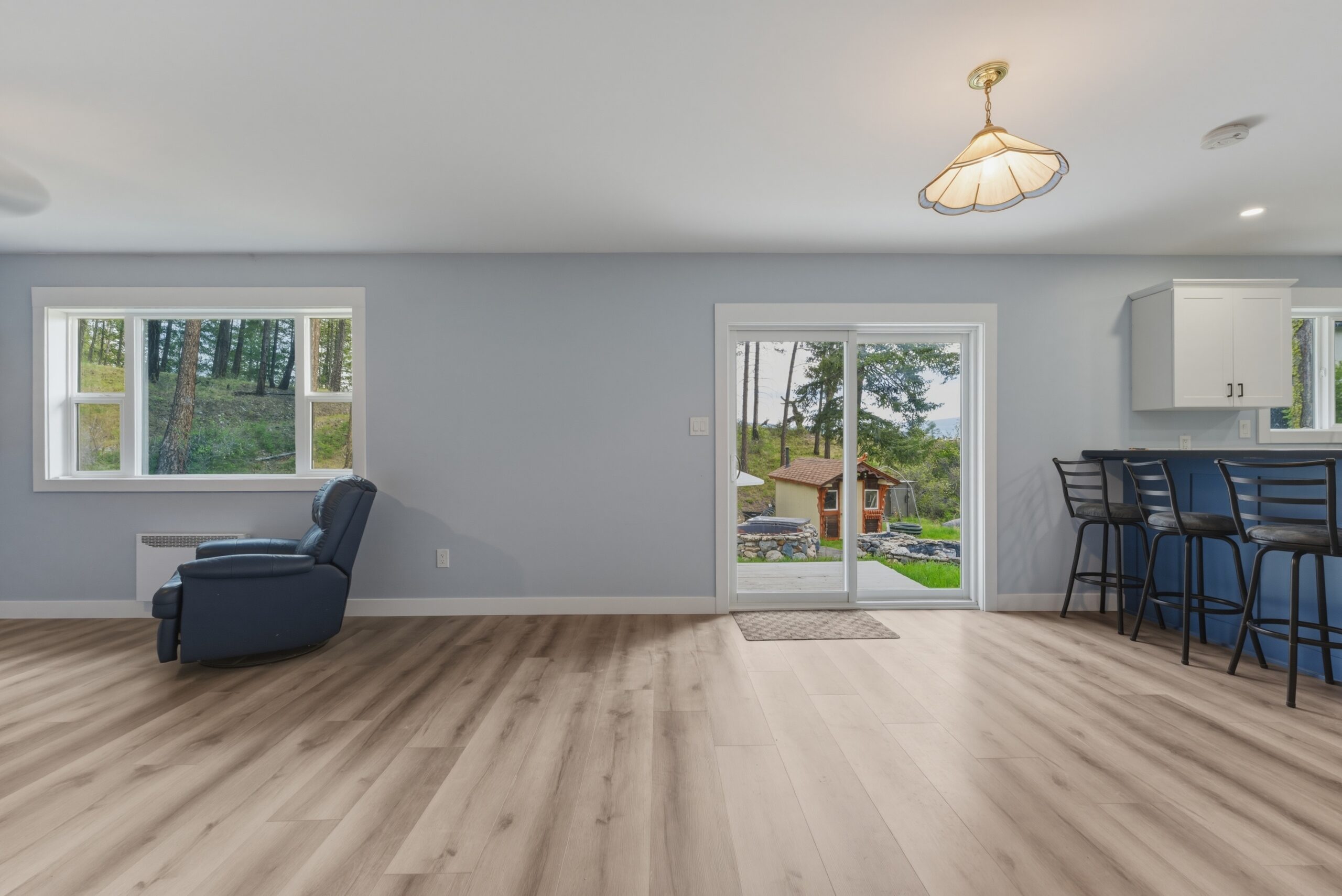784 Wood Road Kelowna V1Z 3V6