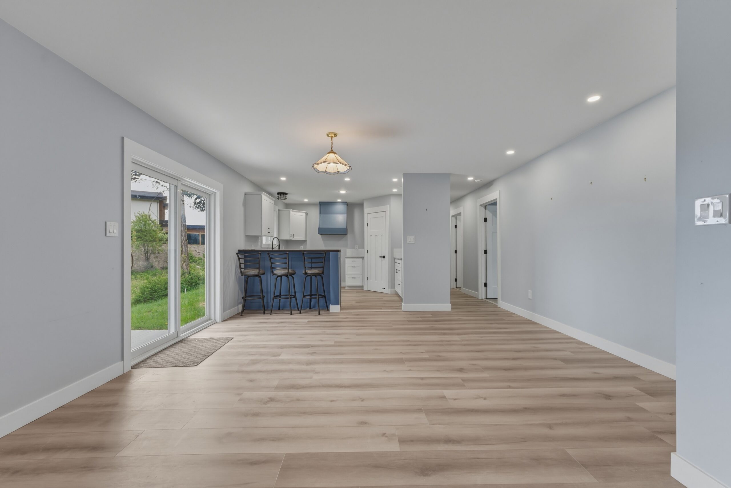 784 Wood Road Kelowna V1Z 3V6