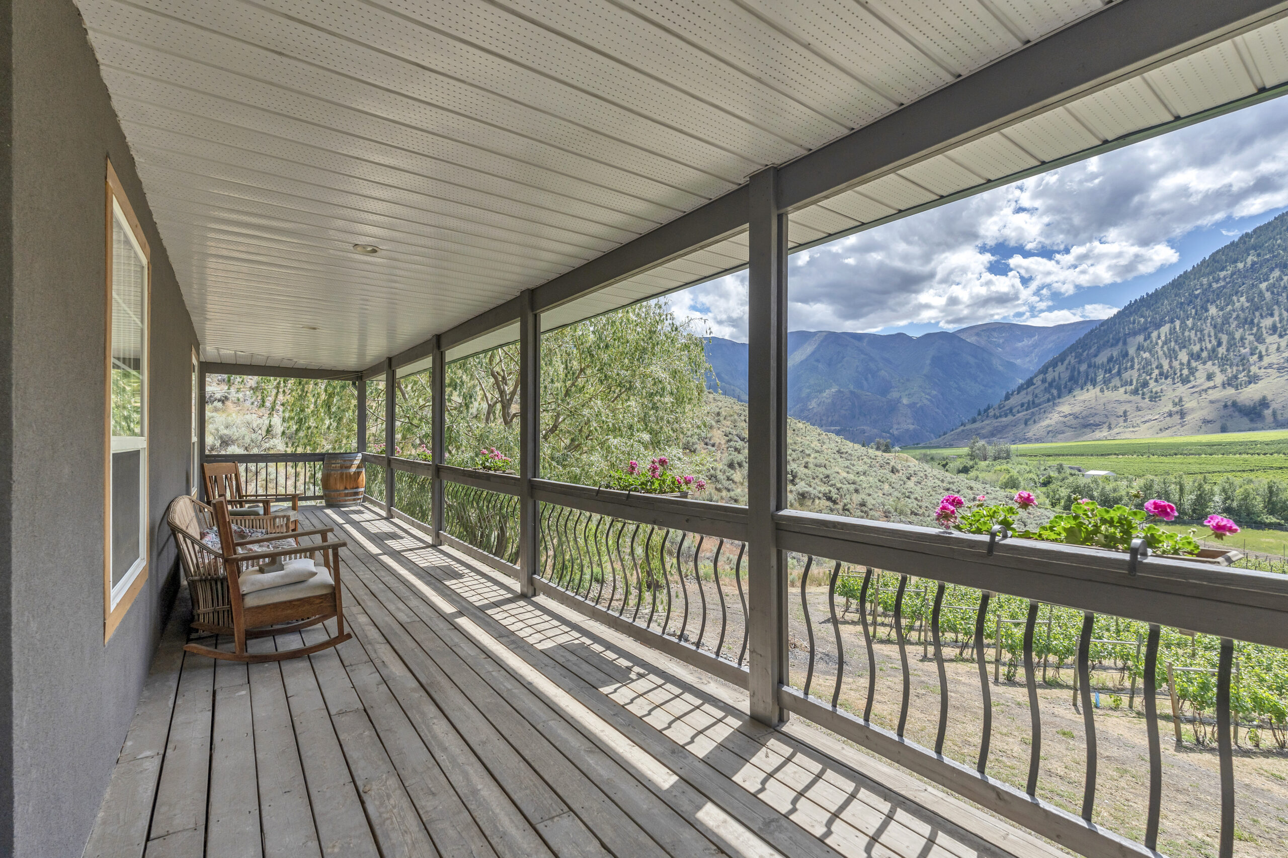 2795 Liddicoat Road Keremeos V0X 1N4