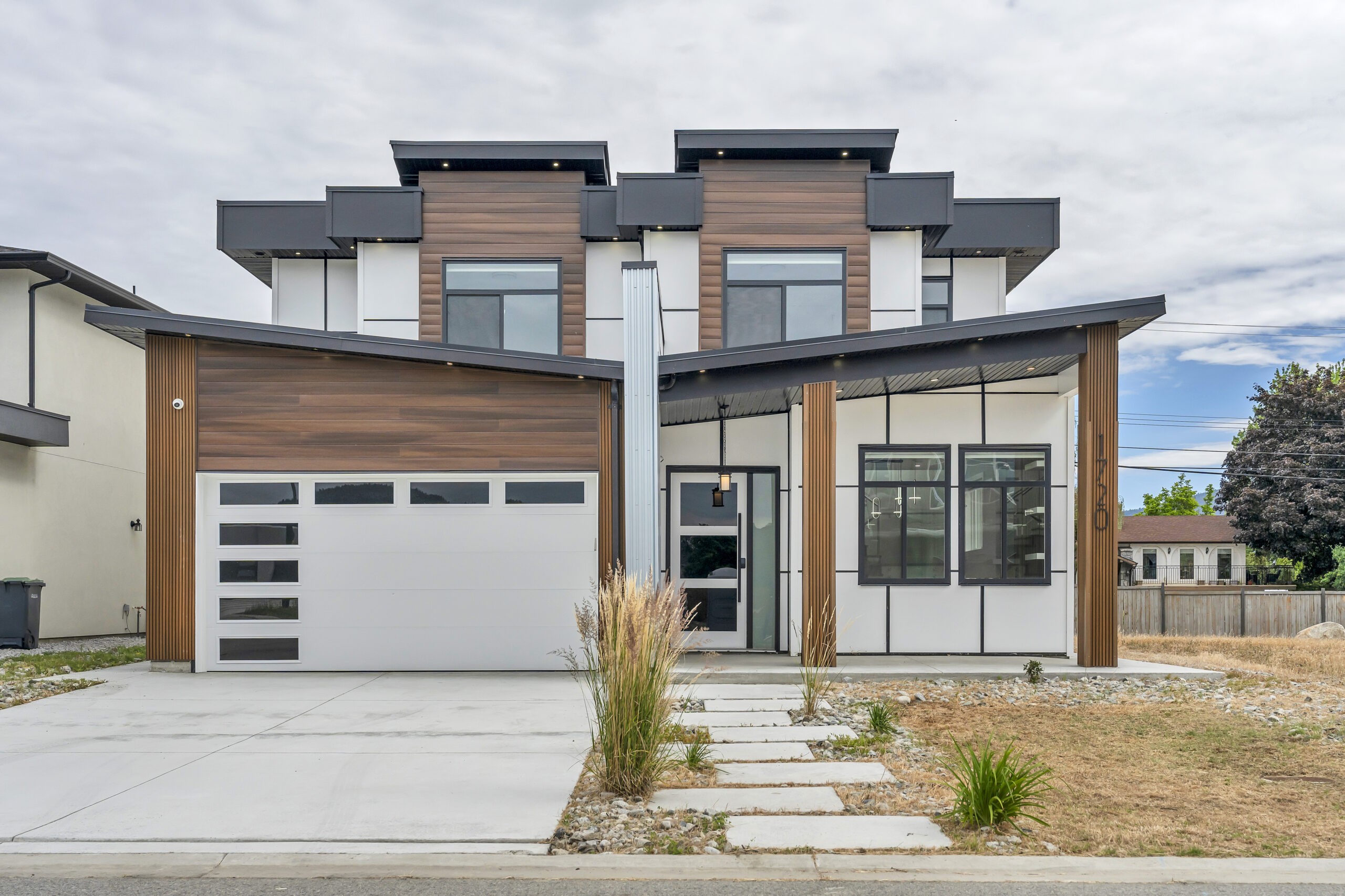 1720 Treffry Place Summerland V0H 1Z5