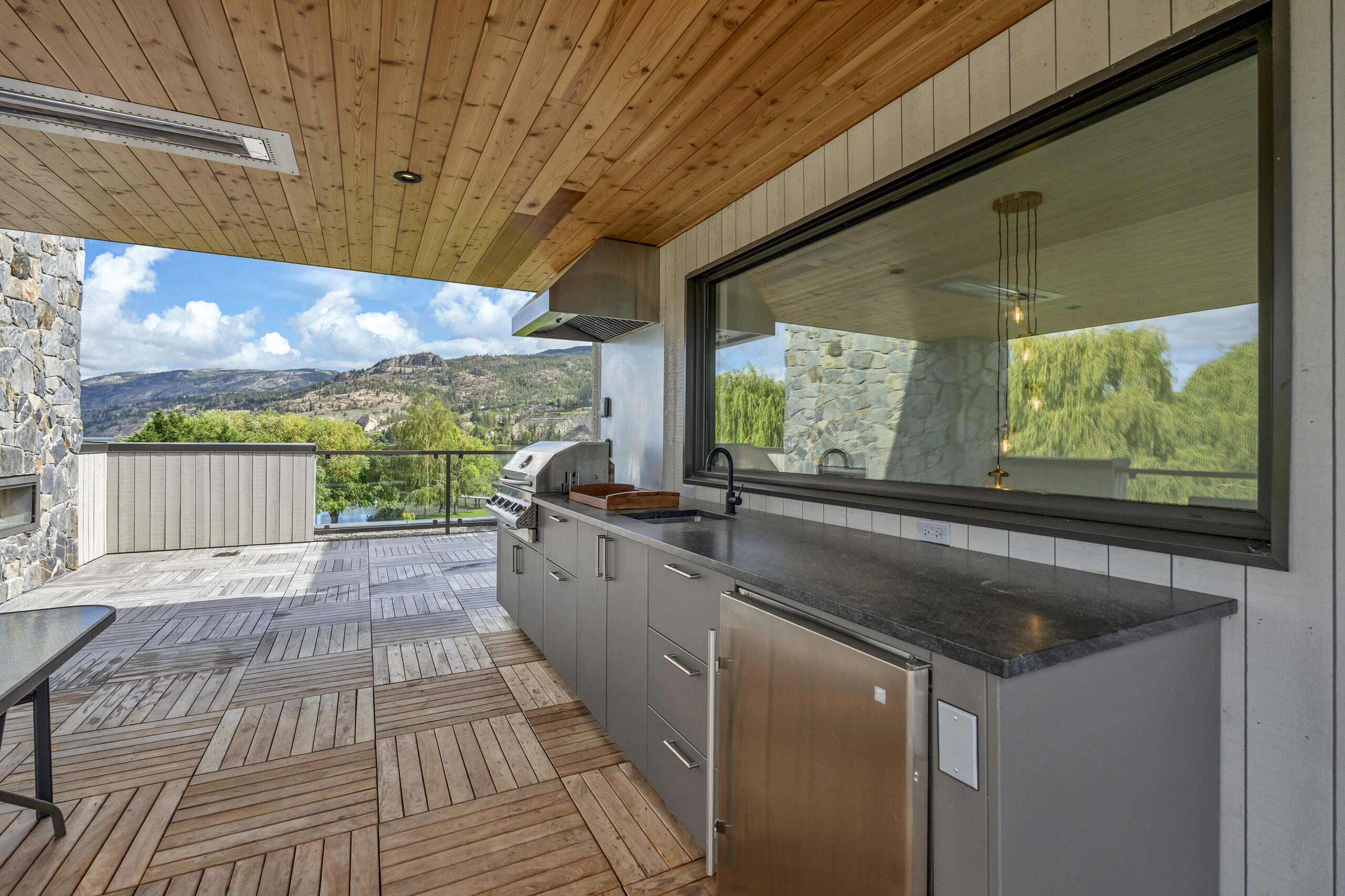 210 Anna Avenue Naramata V0H 1N1