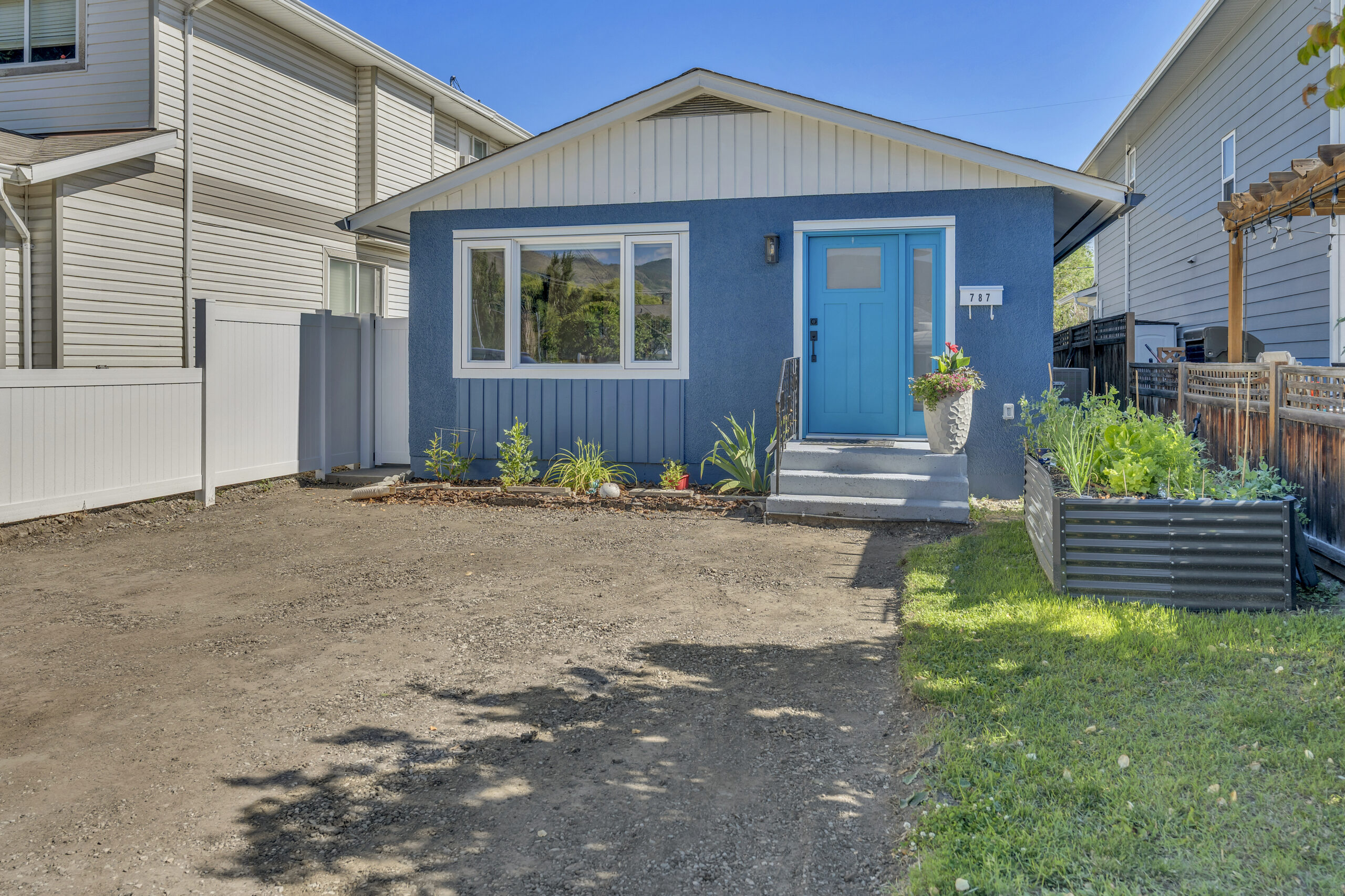787 Kamloops Avenue Penticton V2A 2J3
