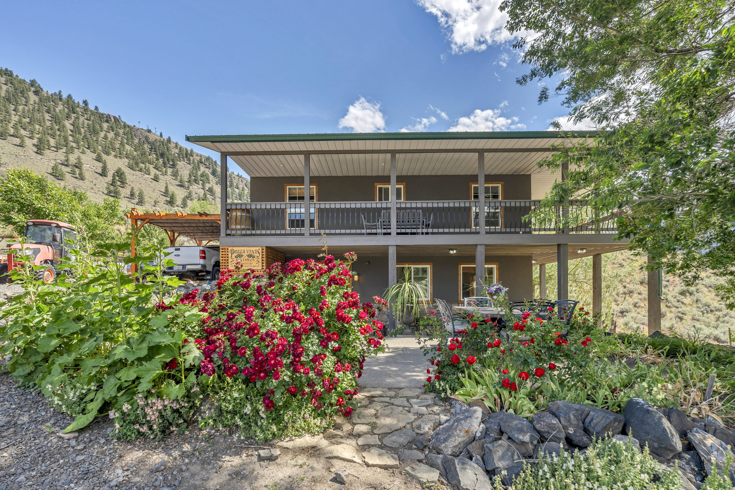 2795 Liddicoat Road Keremeos V0X 1N4