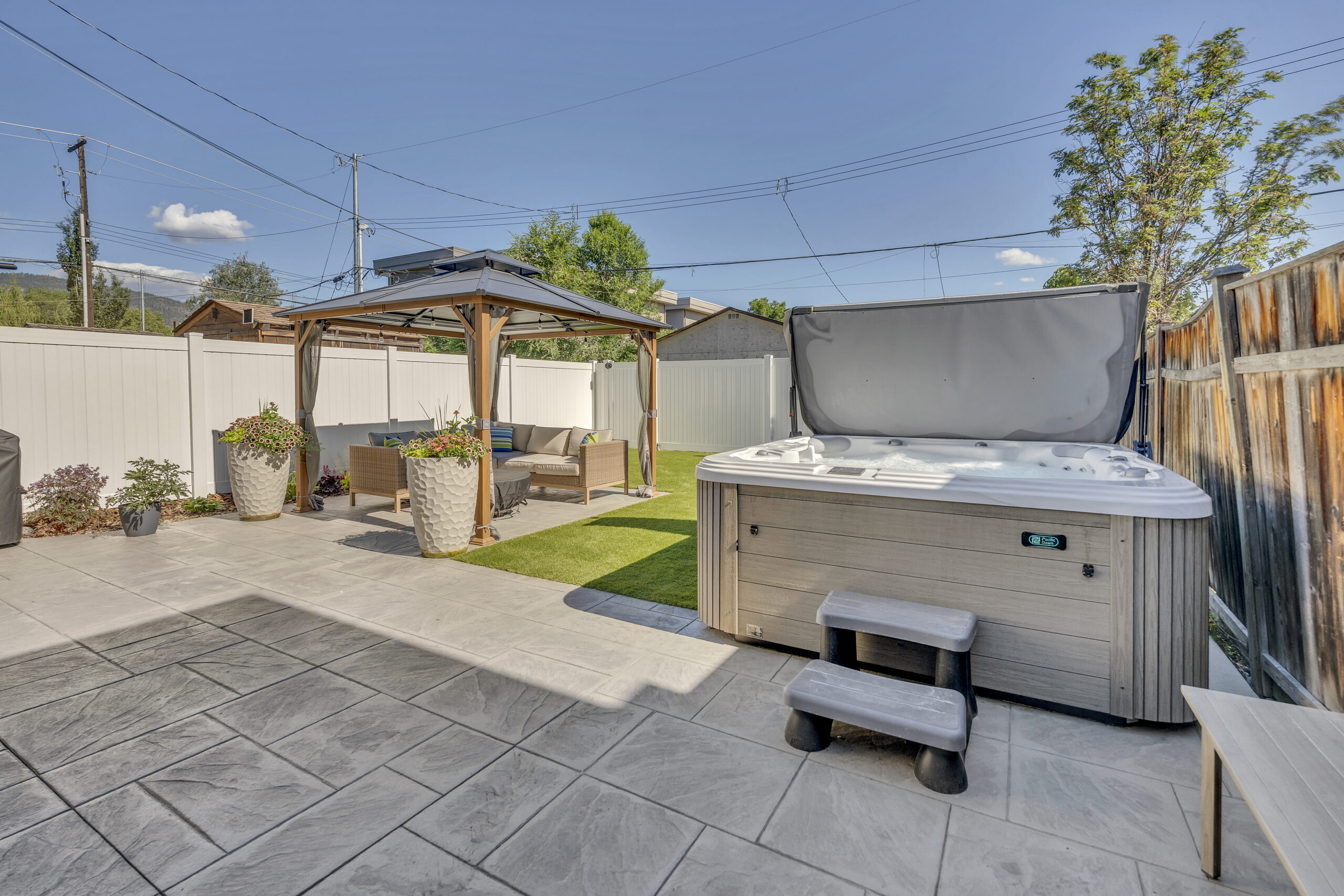 787 Kamloops Avenue Penticton V2A 2J3