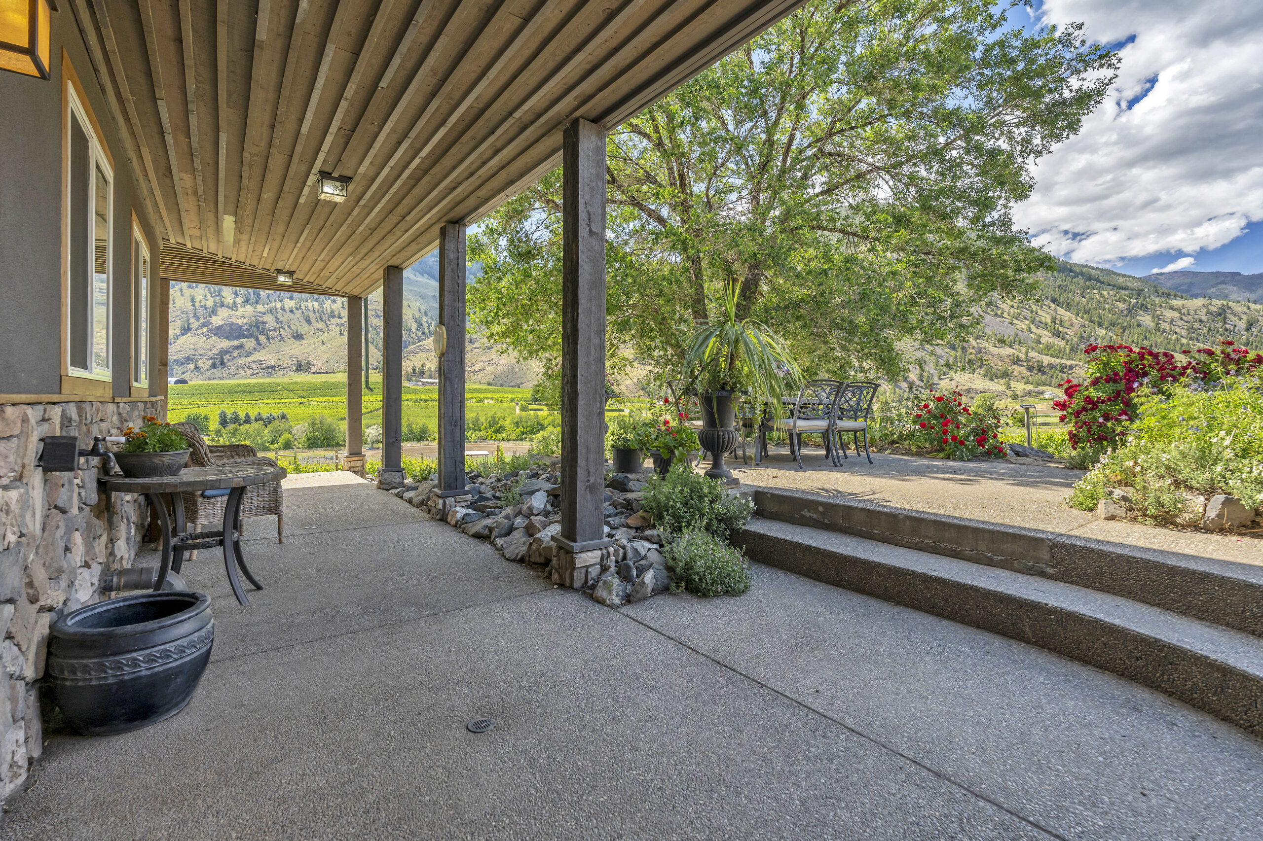 2795 Liddicoat Road Keremeos V0X 1N4