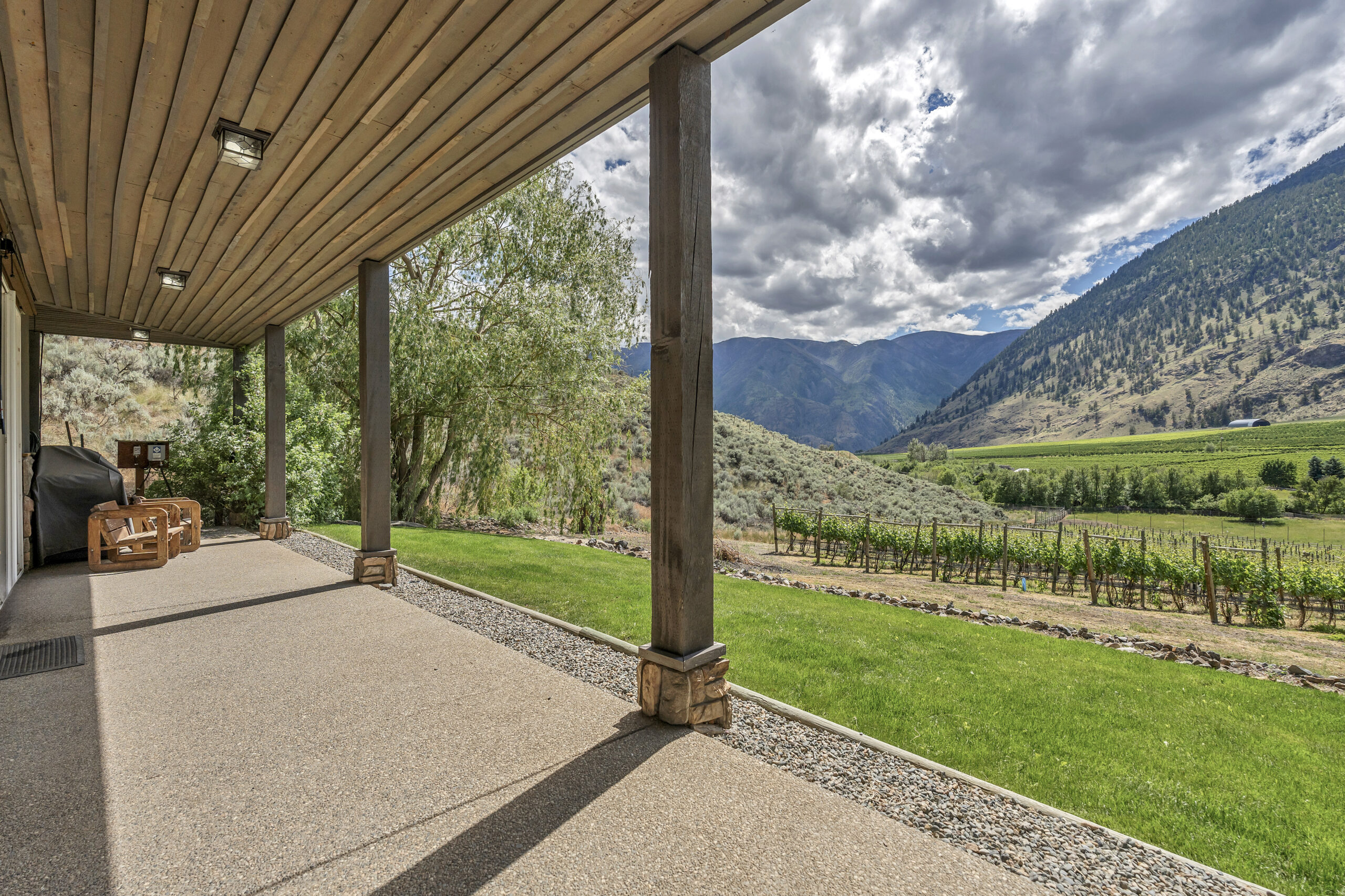 2795 Liddicoat Road Keremeos V0X 1N4