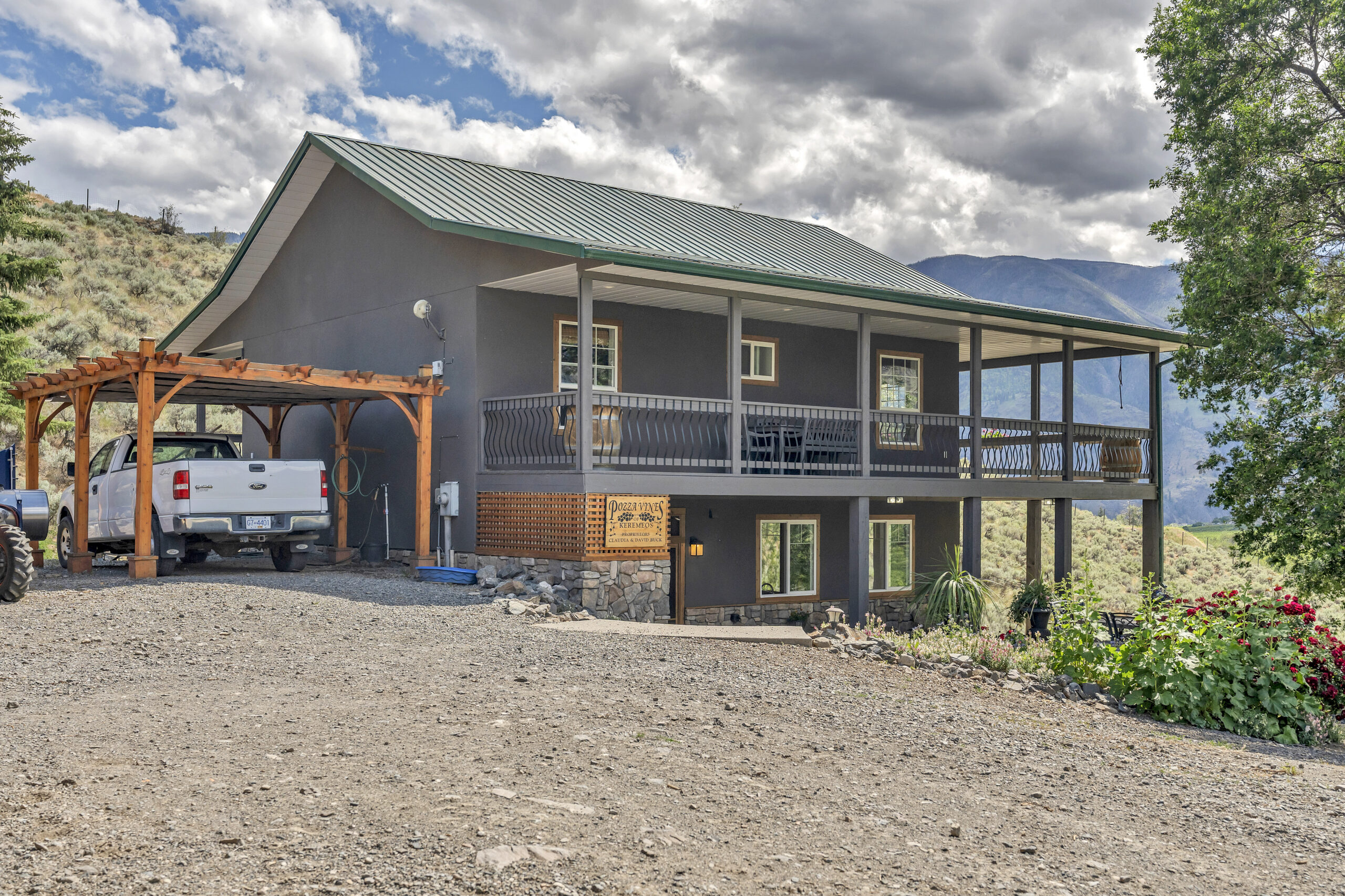 2795 Liddicoat Road Keremeos V0X 1N4