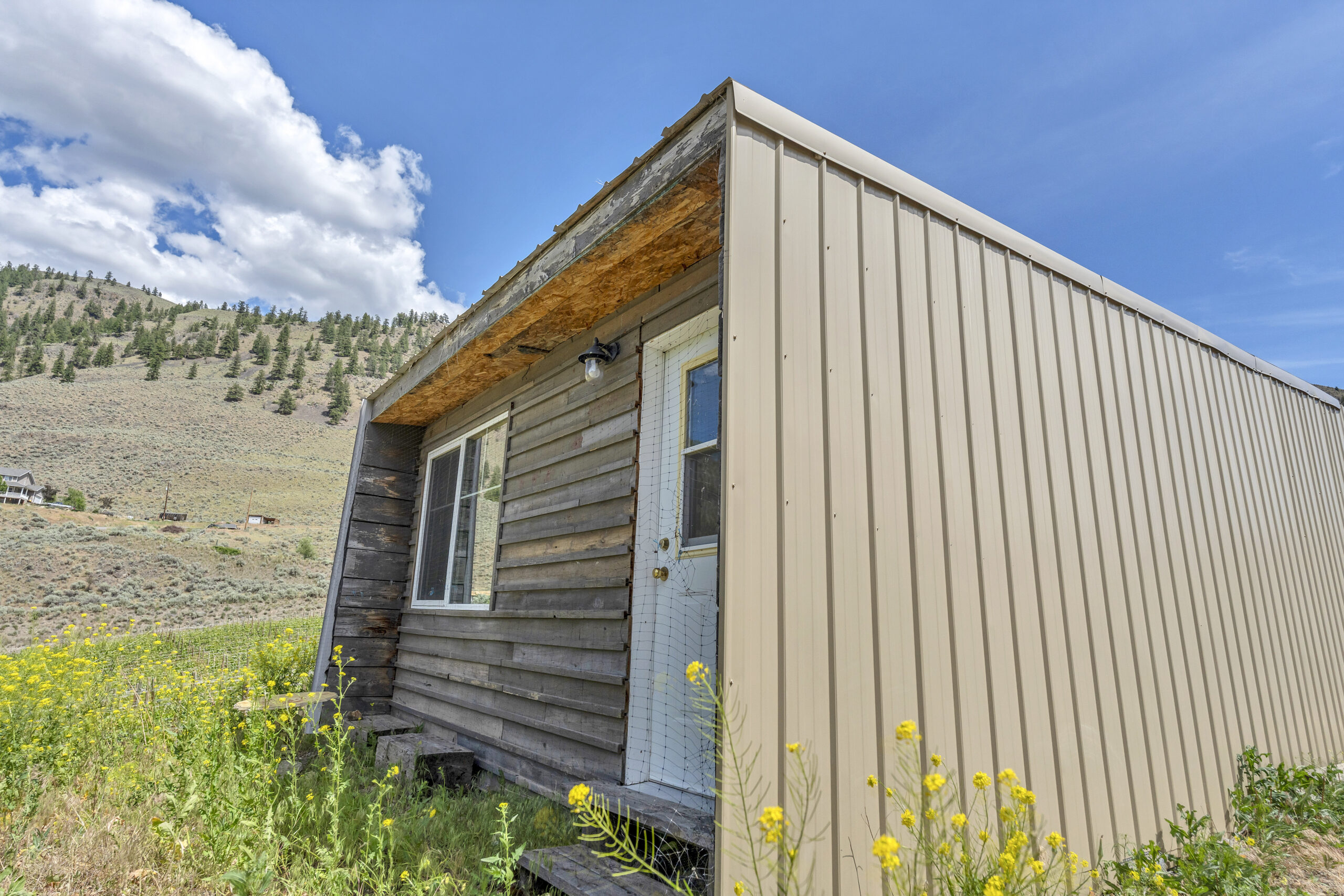 2795 Liddicoat Road Keremeos V0X 1N4