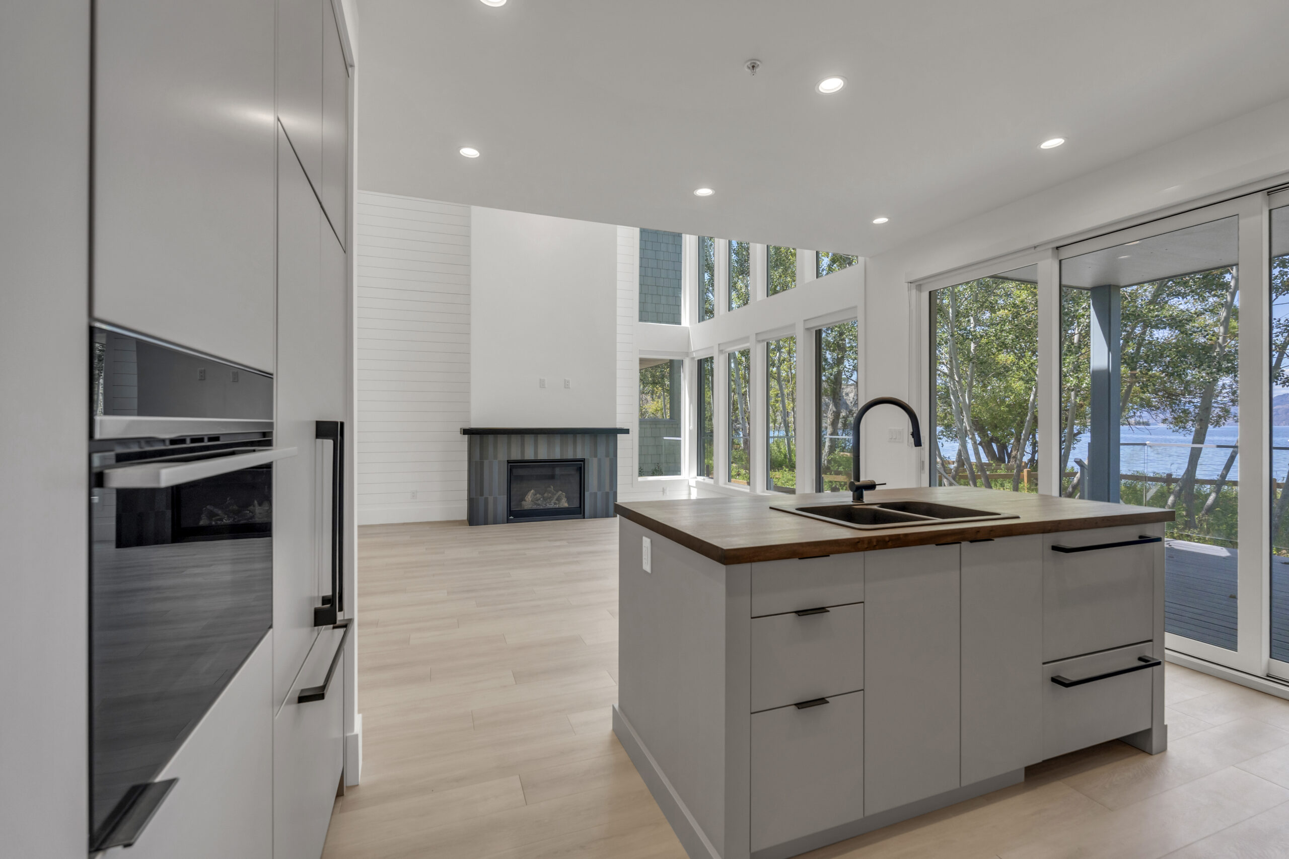 3120 Landry Crescent Summerland V0H 1Z9