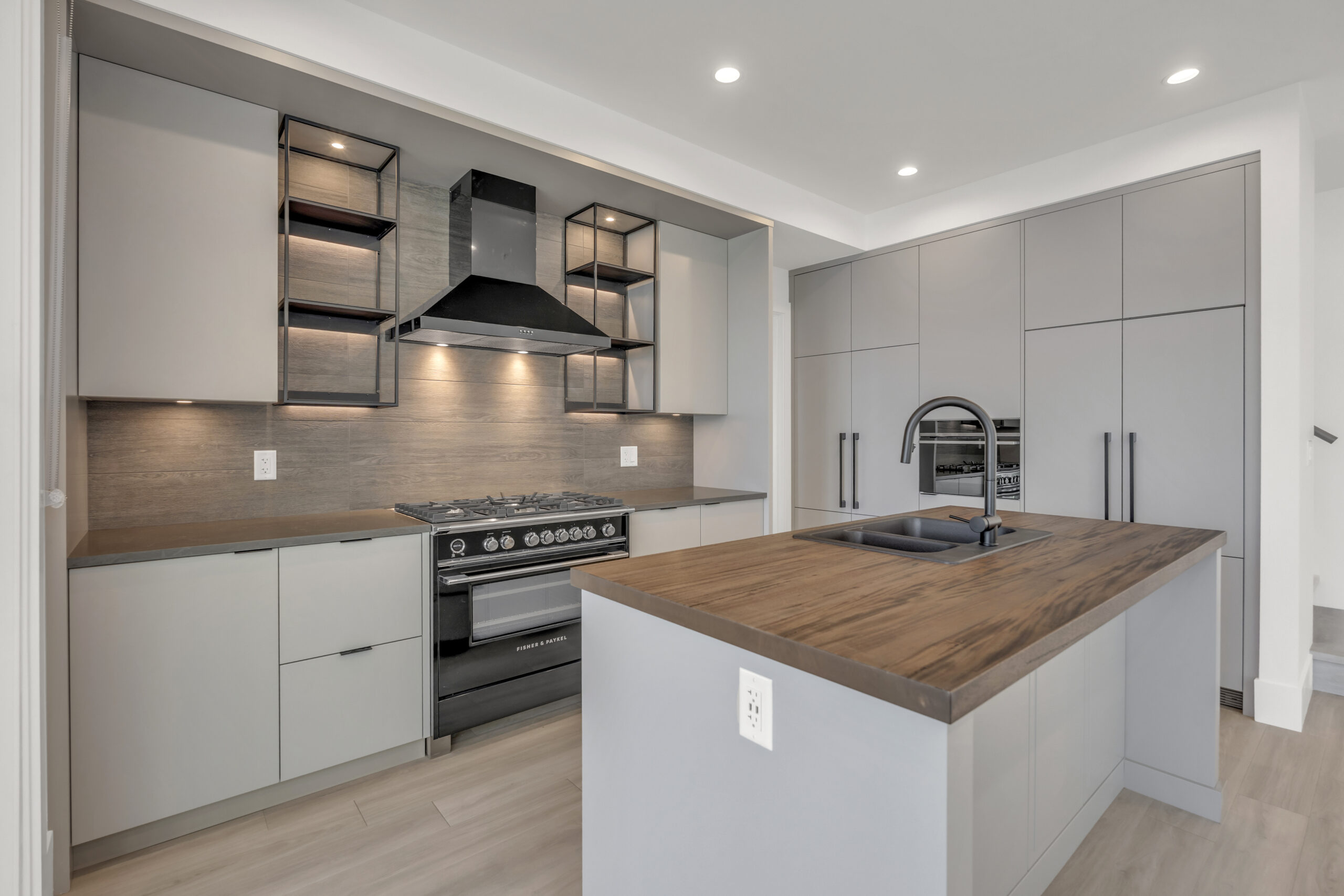 3120 Landry Crescent Summerland V0H 1Z9