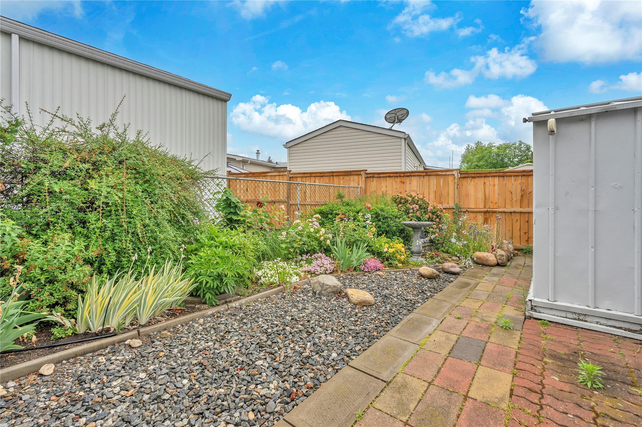 98 Okanagan Avenue 25 Penticton V2A 3J5