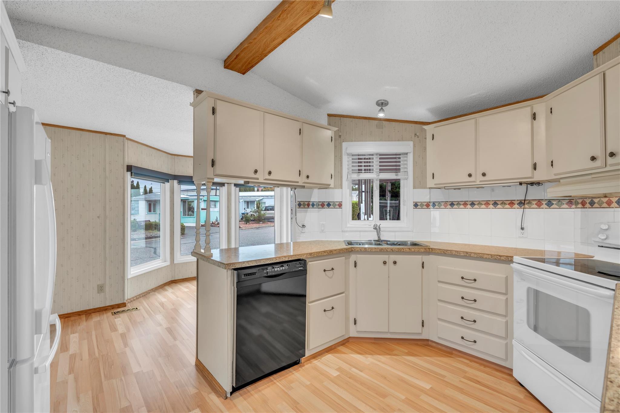 98 Okanagan Avenue 25 Penticton V2A 3J5