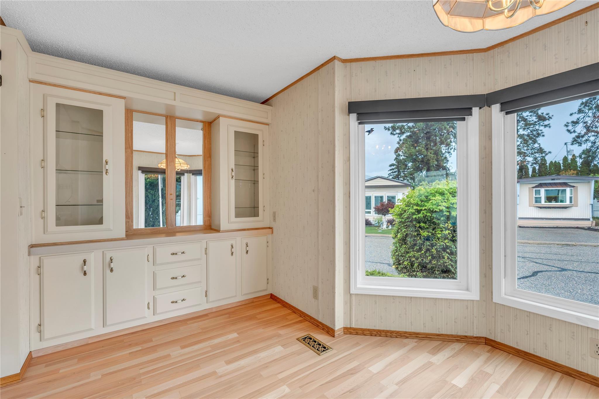 98 Okanagan Avenue 25 Penticton V2A 3J5