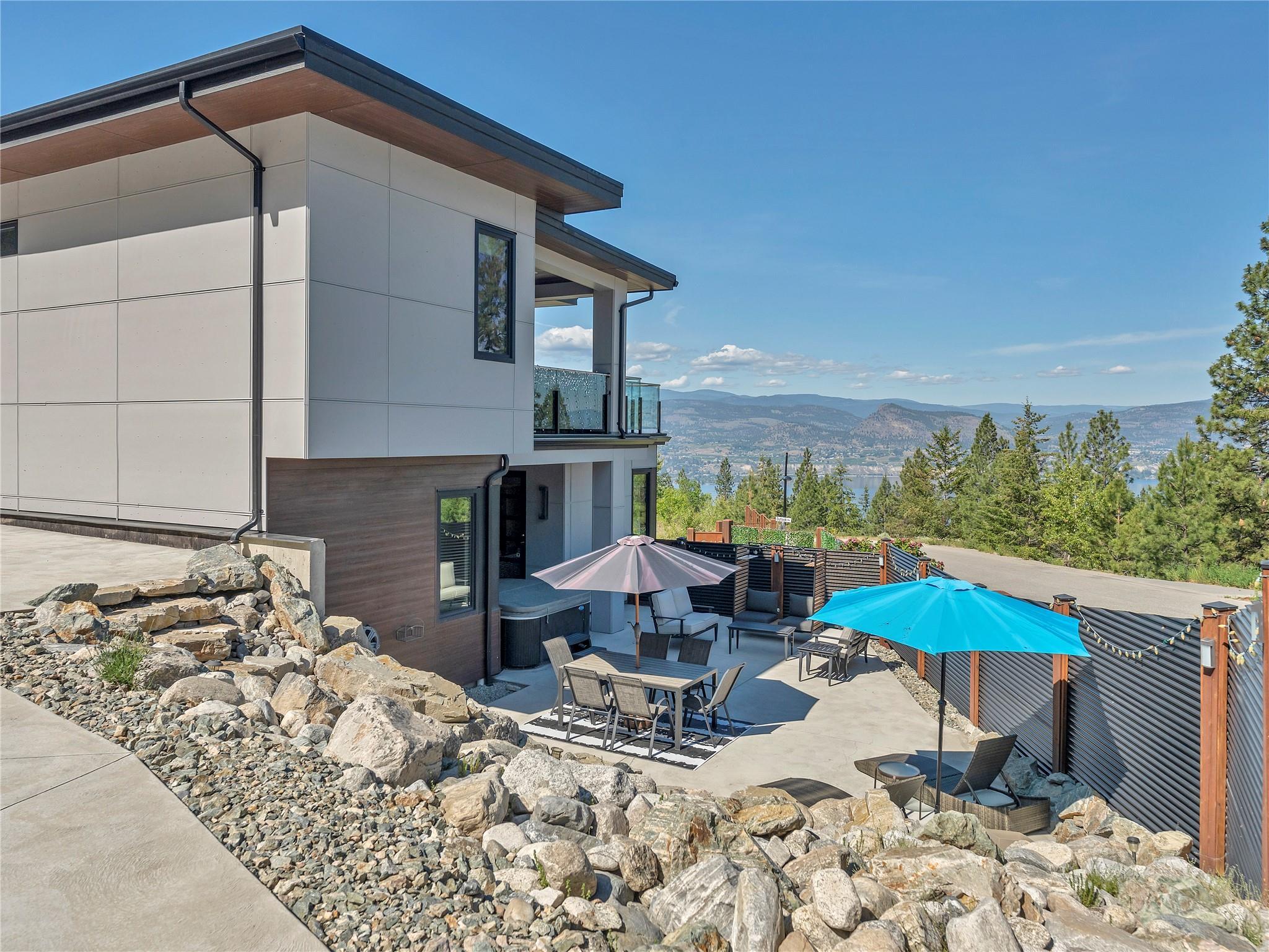 3060 Outlook Way Naramata V0H 1N1