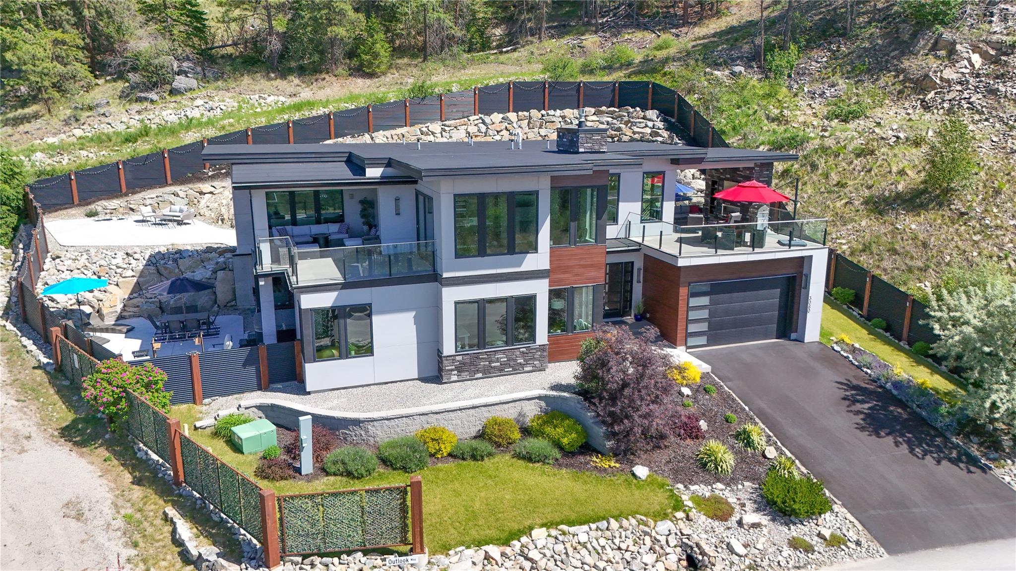 3060 Outlook Way Naramata V0H 1N1
