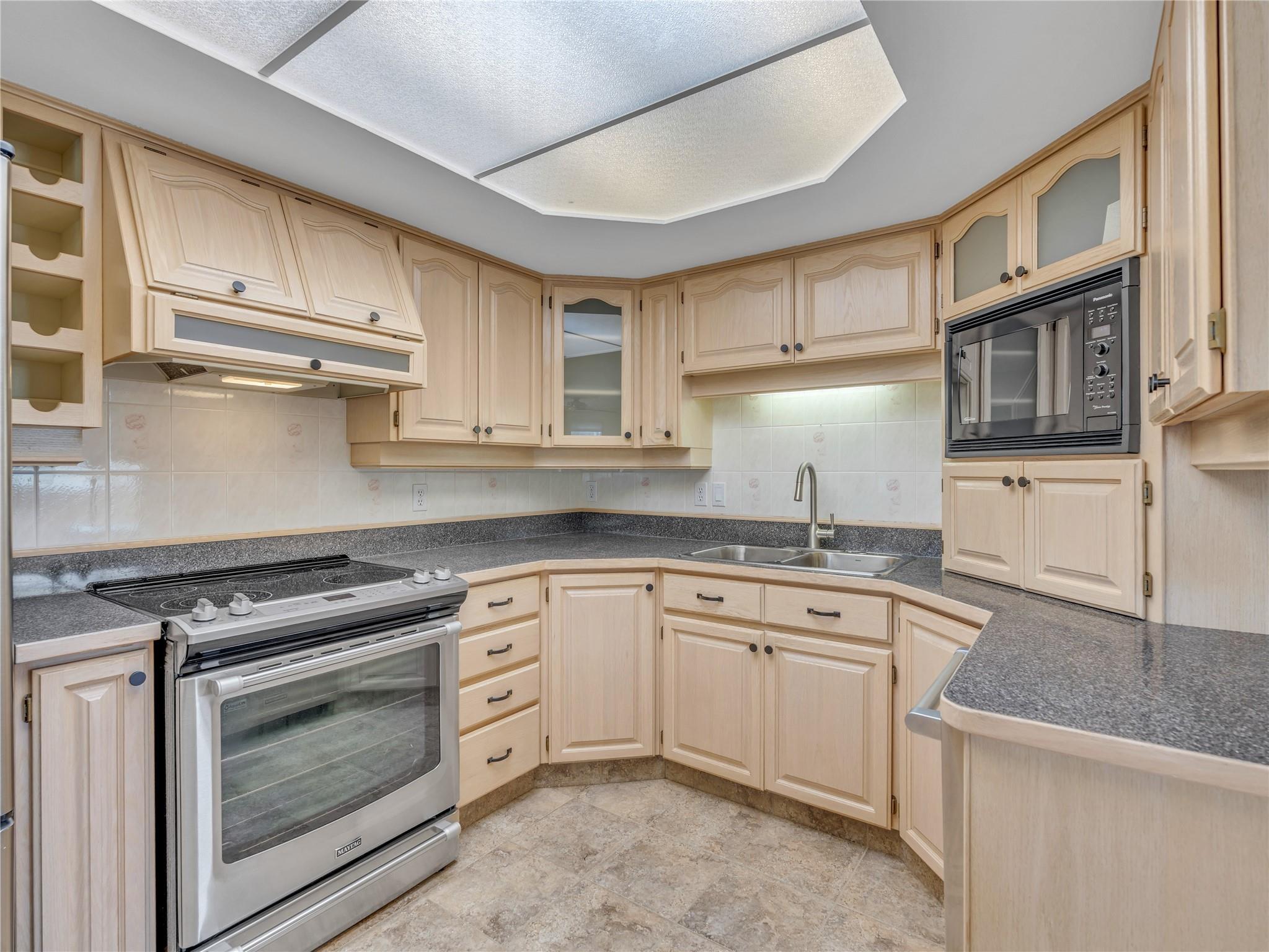 3595 Skaha Lake Road 312 Penticton V2A 7K2