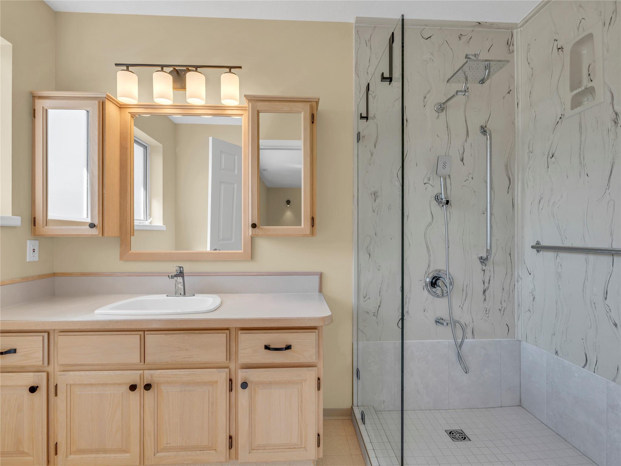 3595 Skaha Lake Road 312 Penticton V2A 7K2
