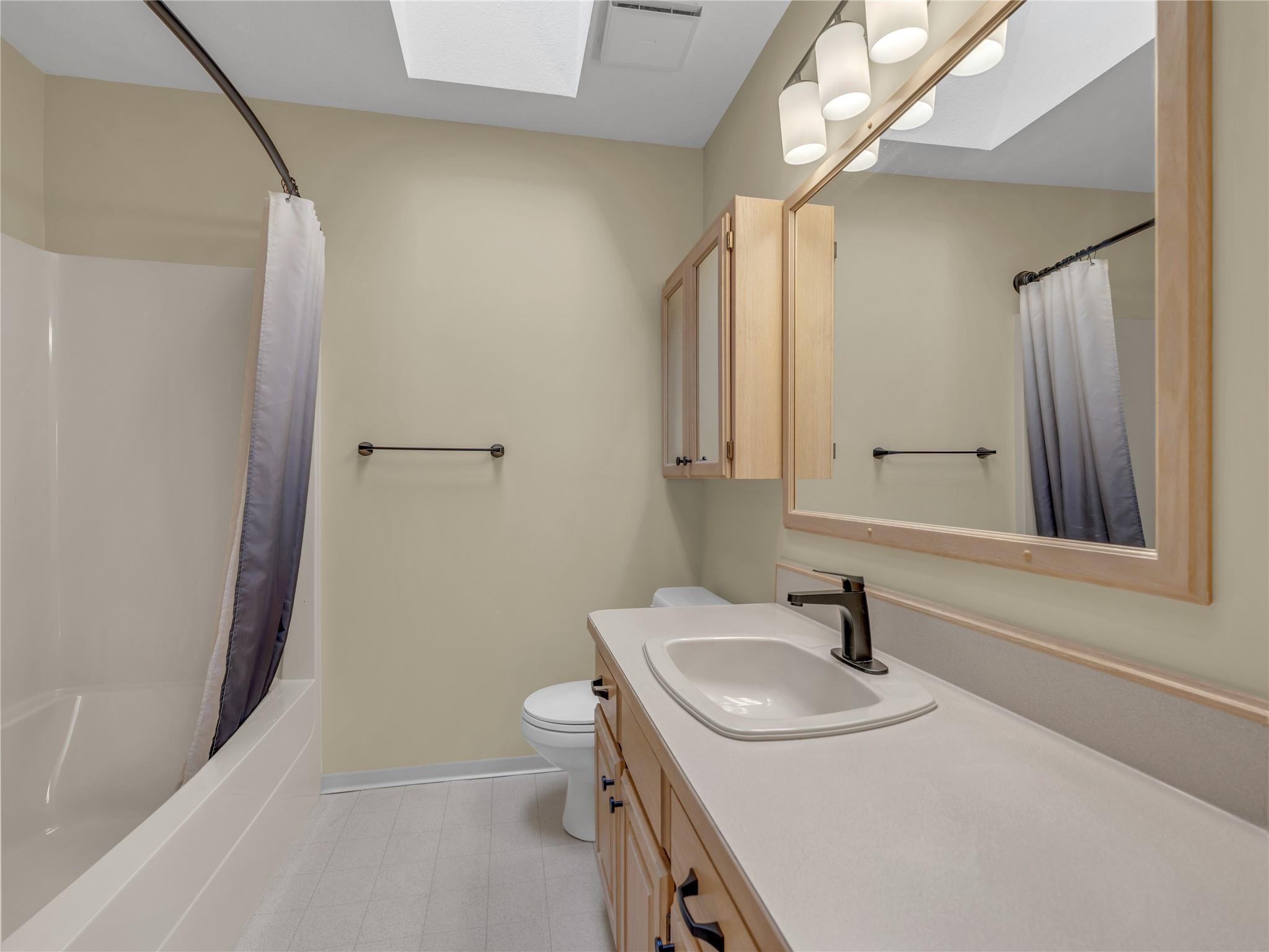 3595 Skaha Lake Road 312 Penticton V2A 7K2