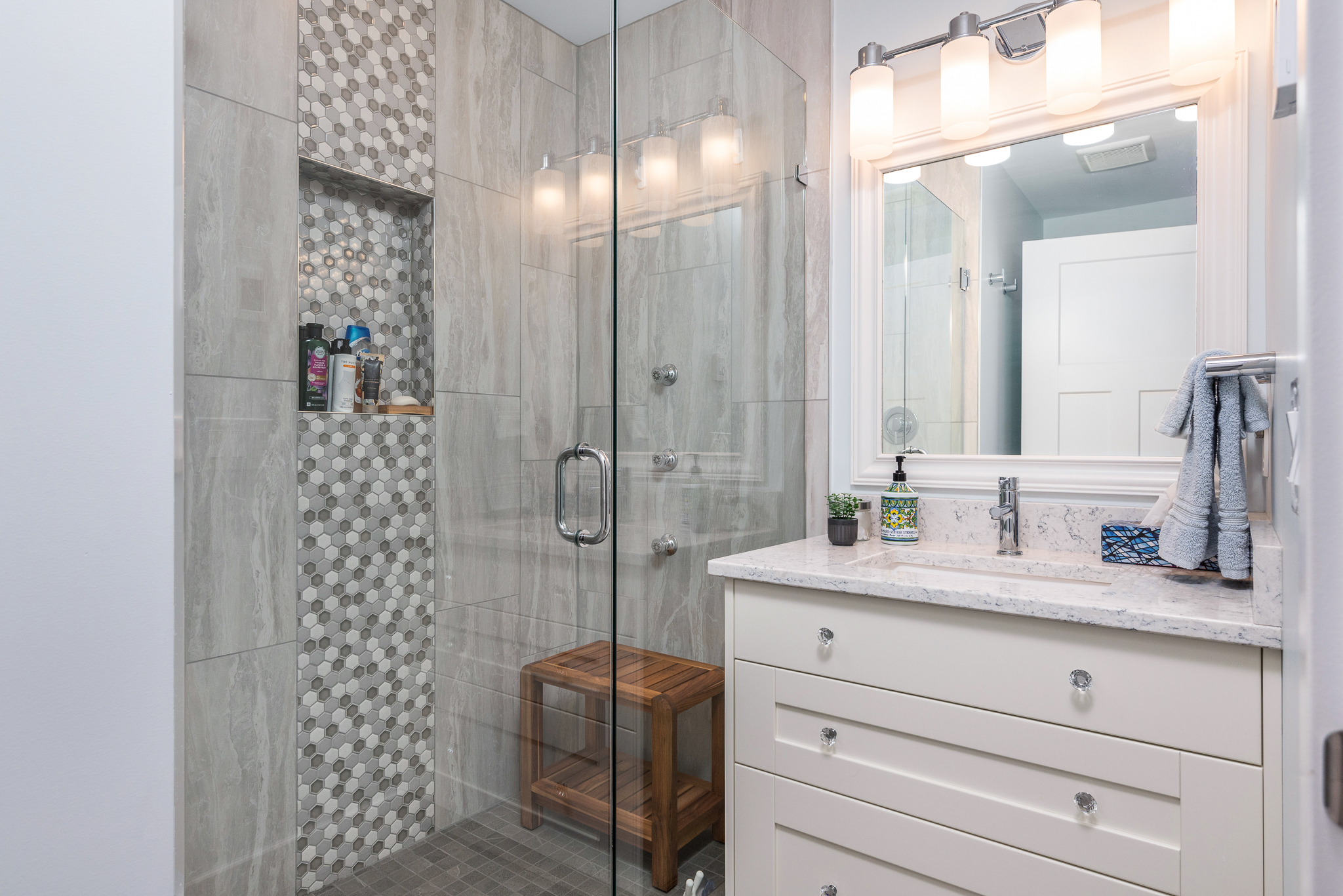 3723 Westside Road N Kelowna V1Z 3W8