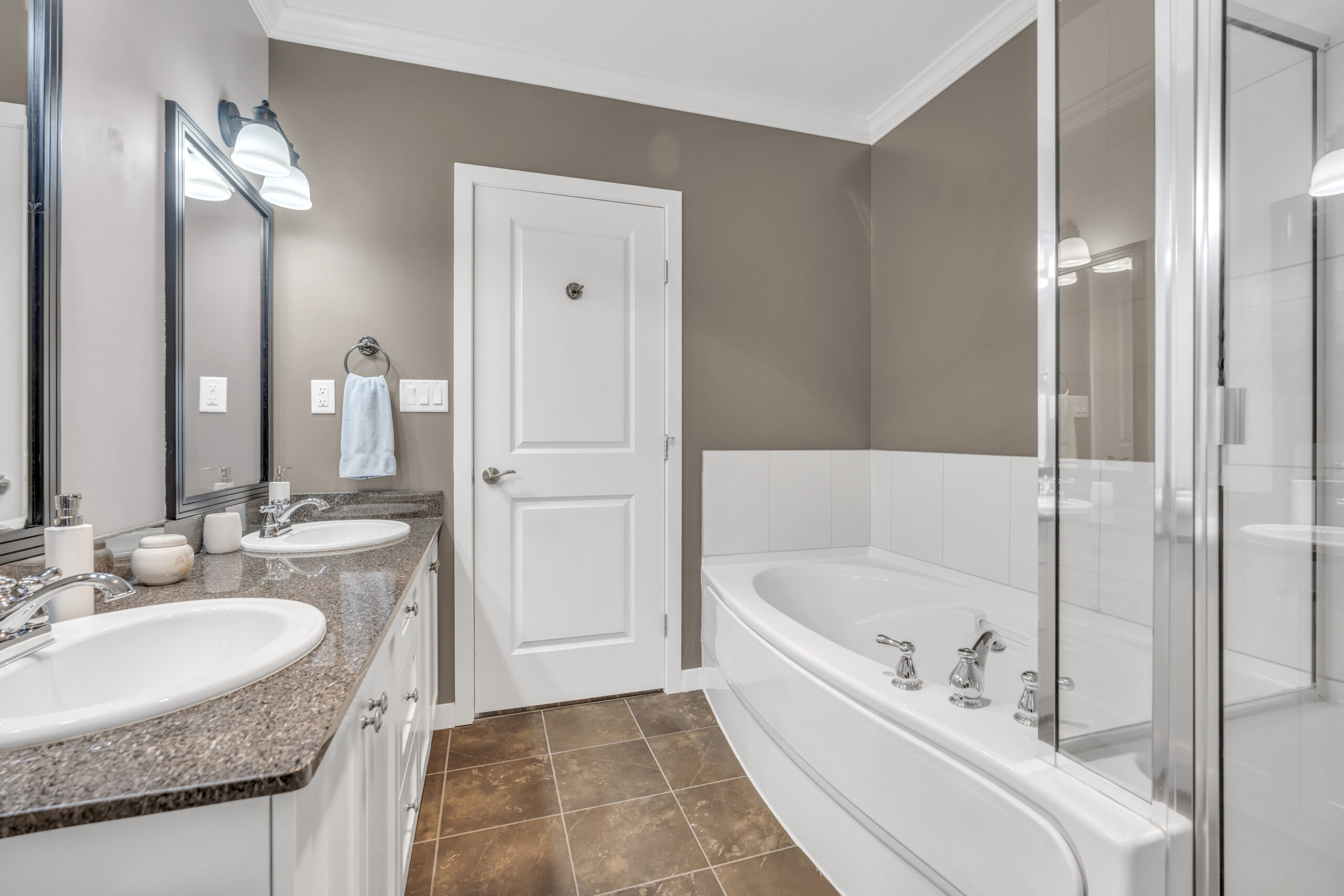 3301 Skaha Lake Road 505 Penticton V2A 6G6