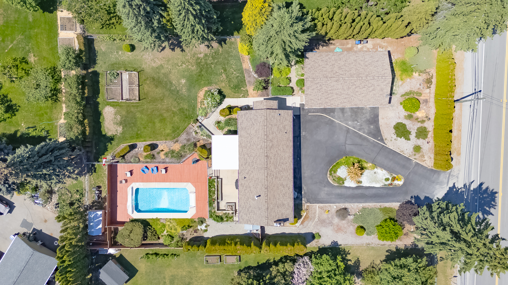 709 Bartlett Drive Penticton V2A 7K8