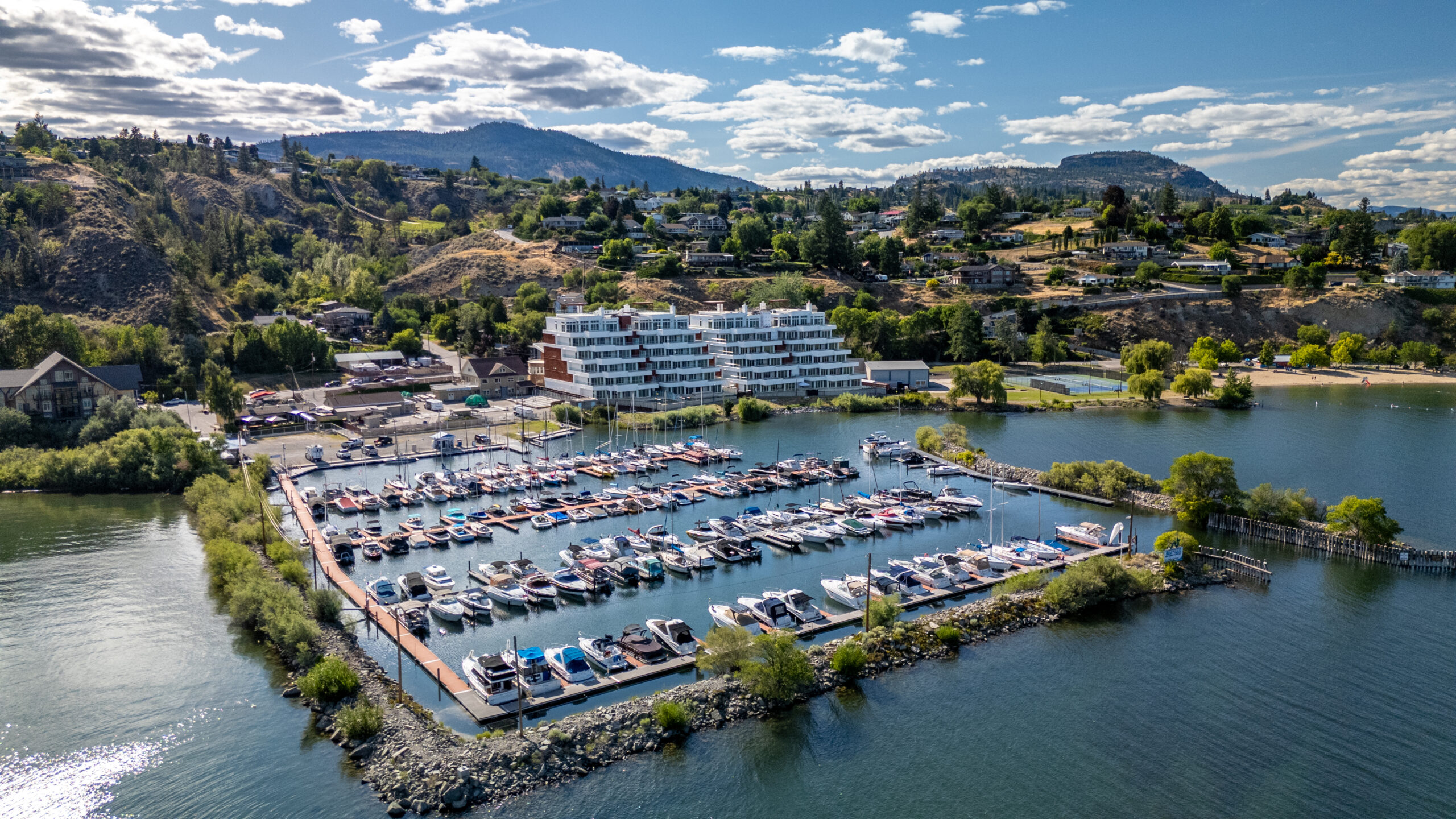 13415 Lakeshore Drive S 401 Summerland V0H 1Z1
