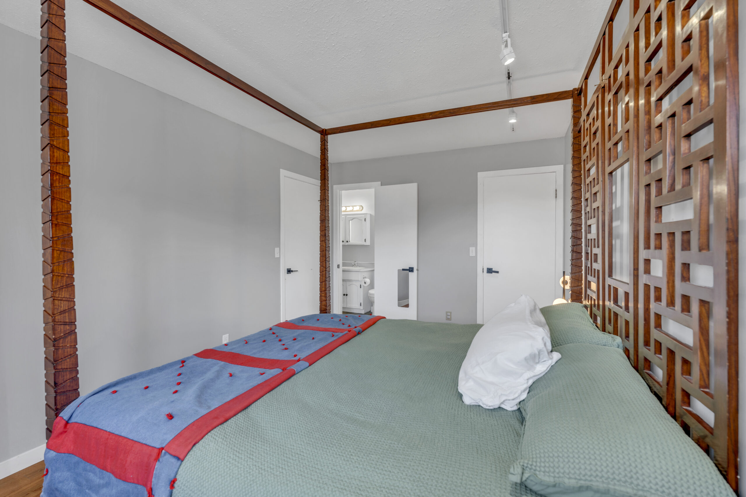 299 Roy Avenue Penticton V2A 7M8