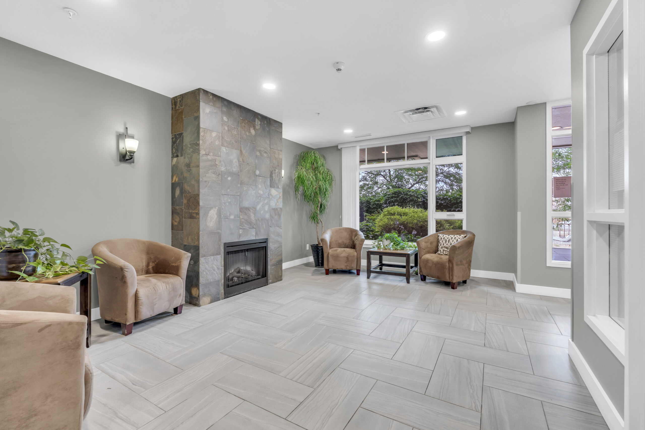 3301 Skaha Lake Road 505 Penticton V2A 6G6