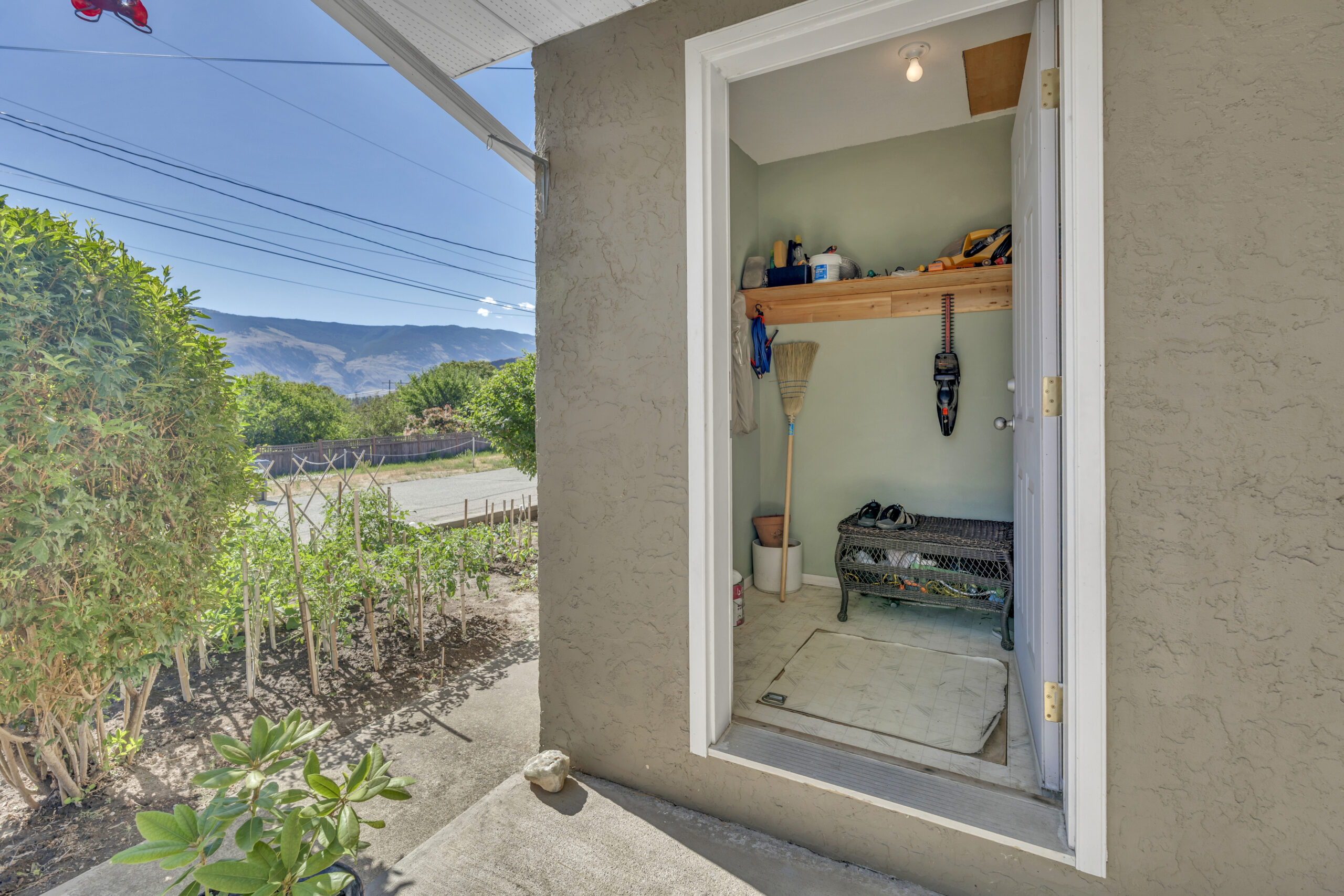 522 Vansanten Road 1 Keremeos V0H 1N5