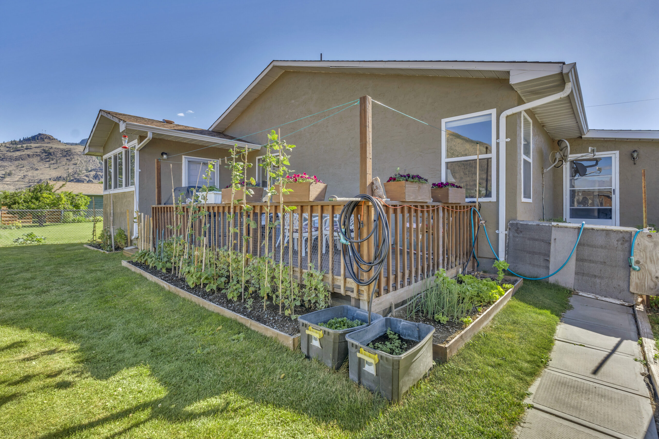 522 Vansanten Road 1 Keremeos V0H 1N5