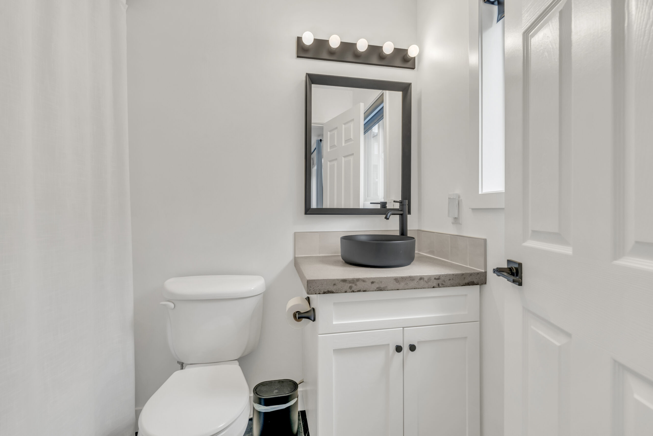 48 Galt Avenue 116 Penticton V2A 9C3
